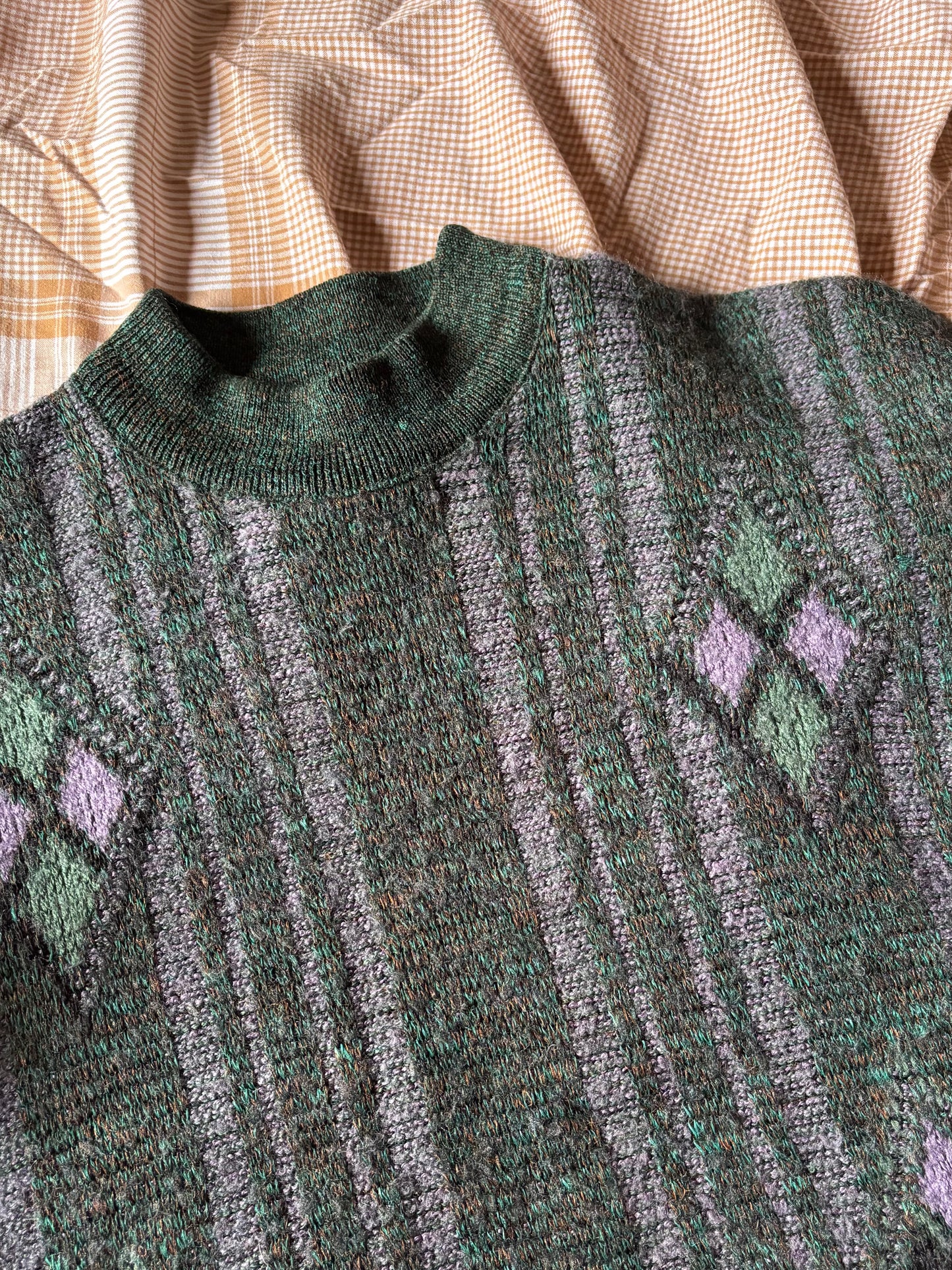 Pull d'hiver à motif vert et violet T.S