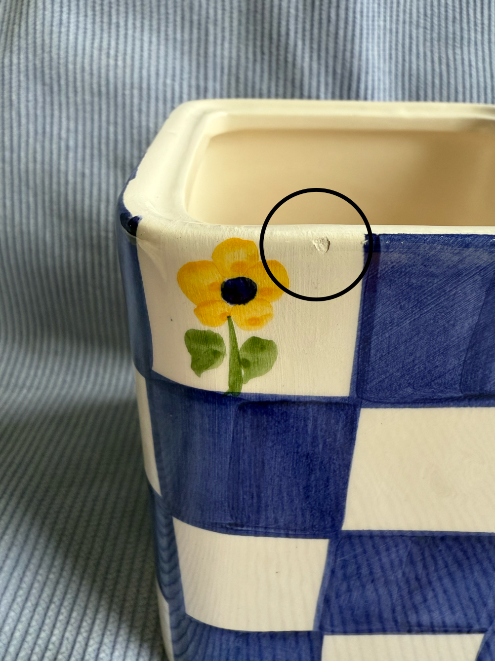 Boîte en céramique damier
