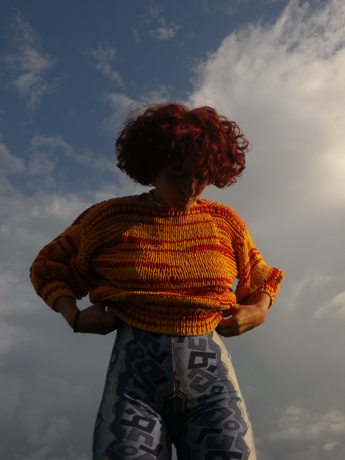 Pull jaune / orange / rouge tricoté T.S-M