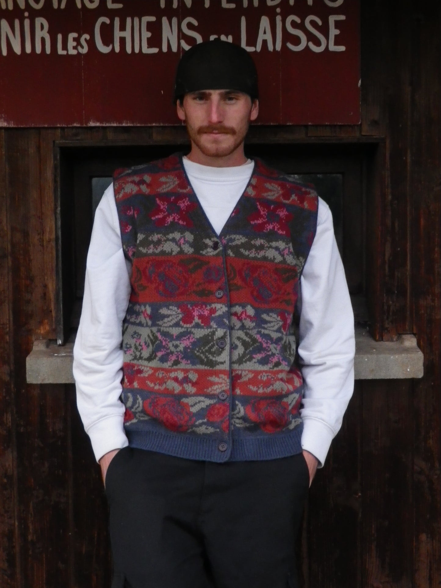 Gilet motifs floraux T.48
