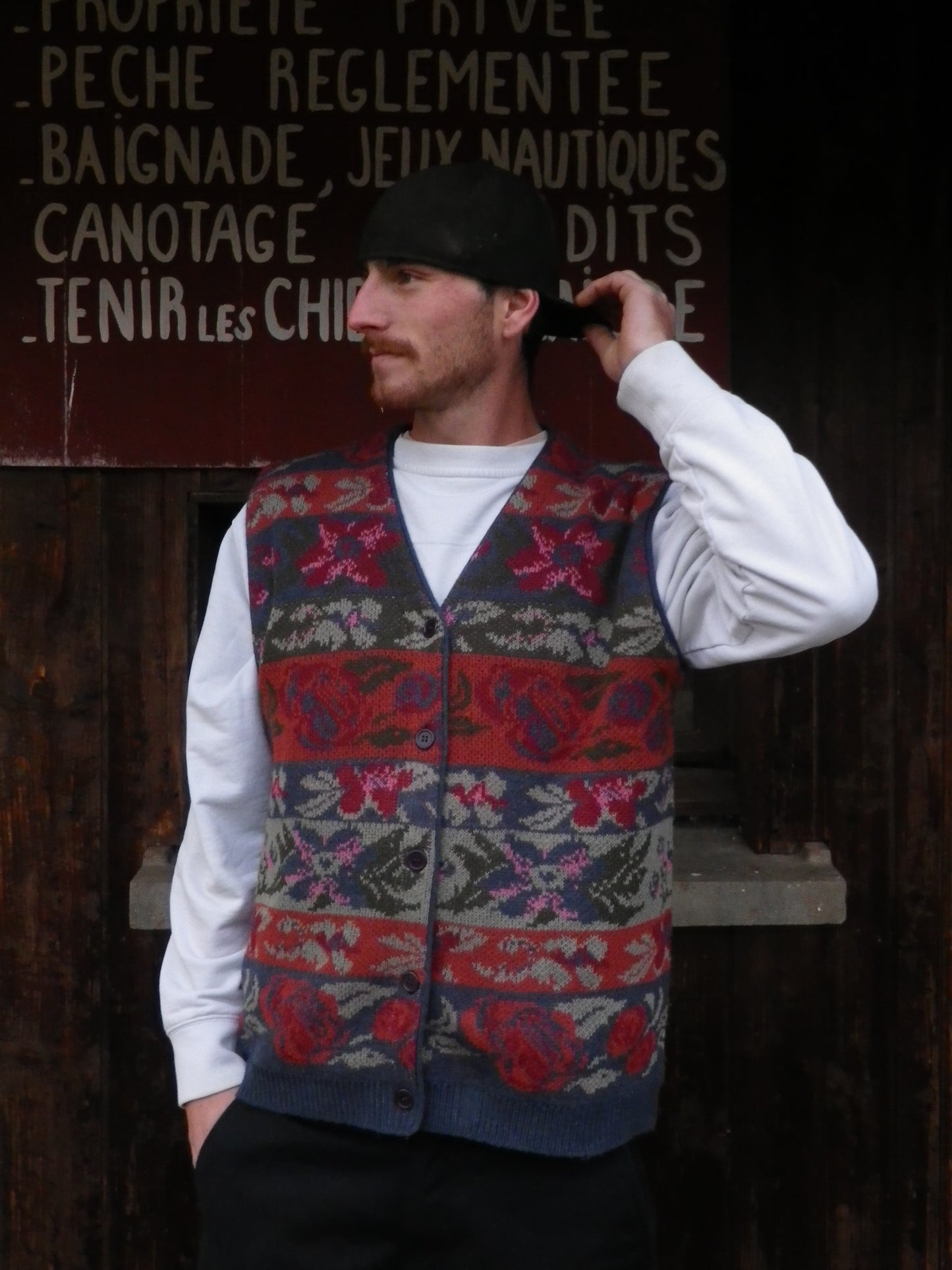 Gilet motifs floraux T.48