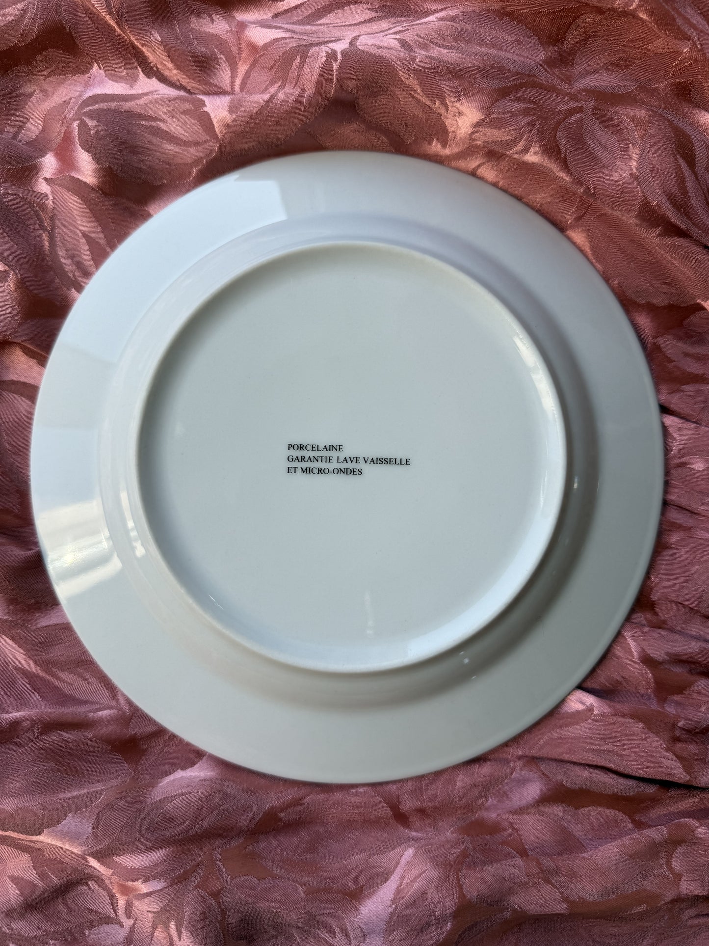 Cinq assiettes en porcelaine fleurs groowy