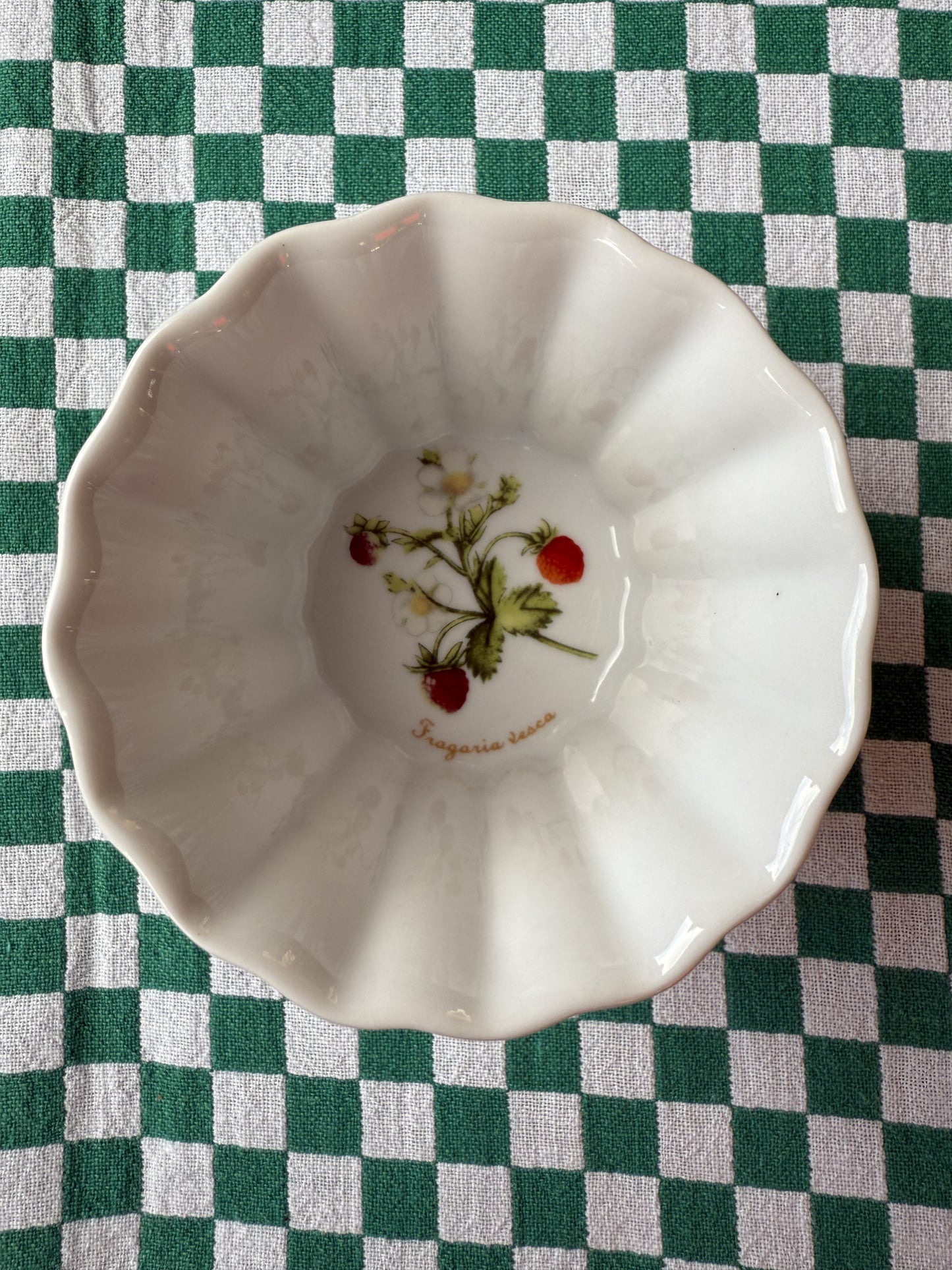 Quatre petit raviers en porcelaine de Tognana