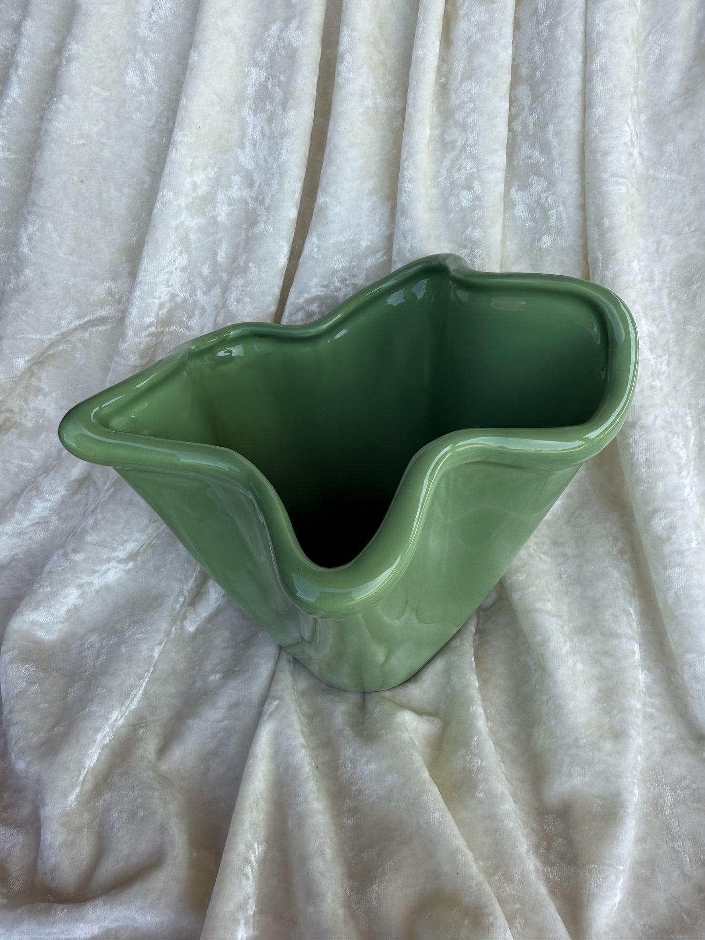 Pot de fleurs en céramique forme originale