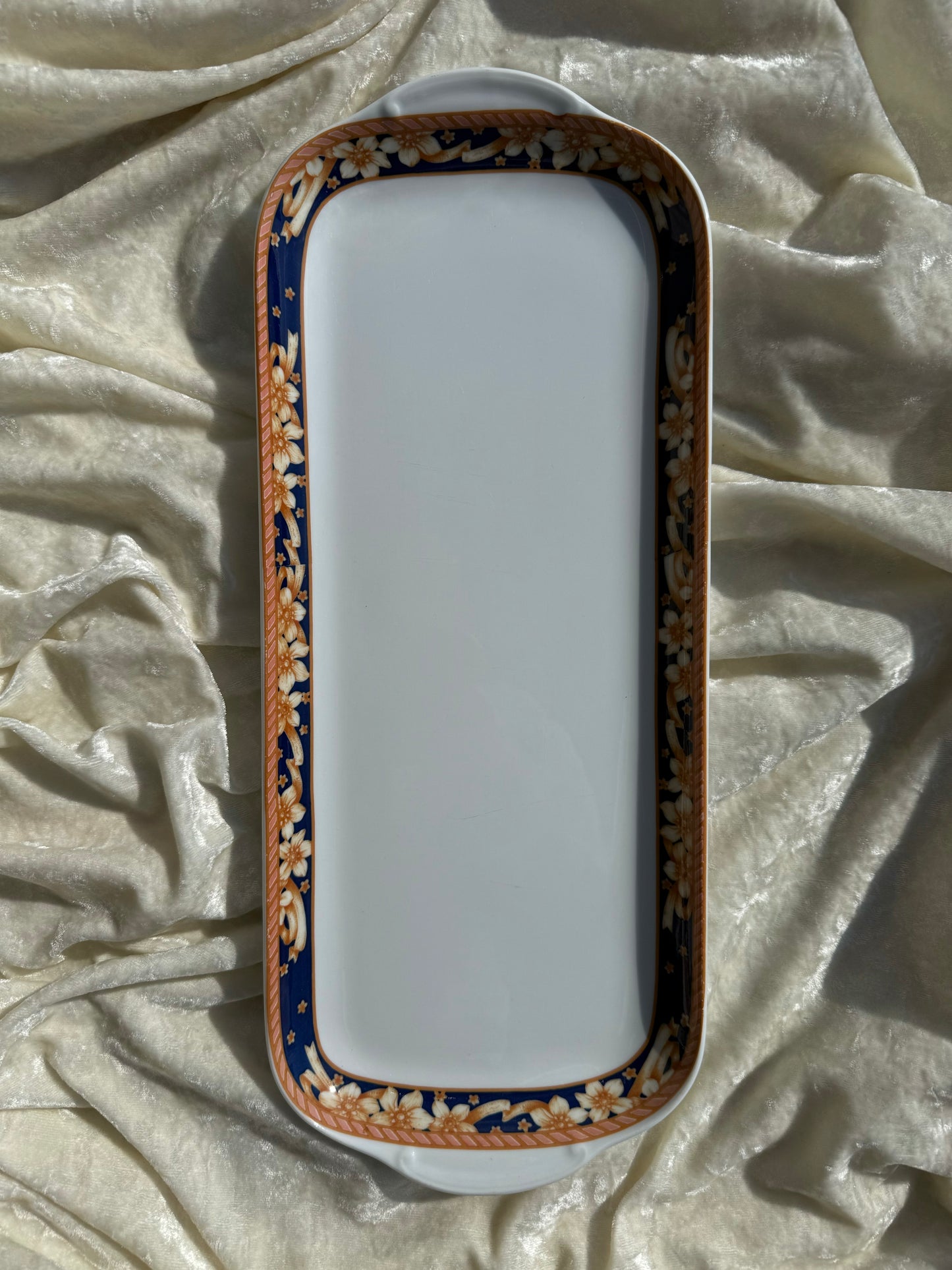 Plat à cake en porcelaine