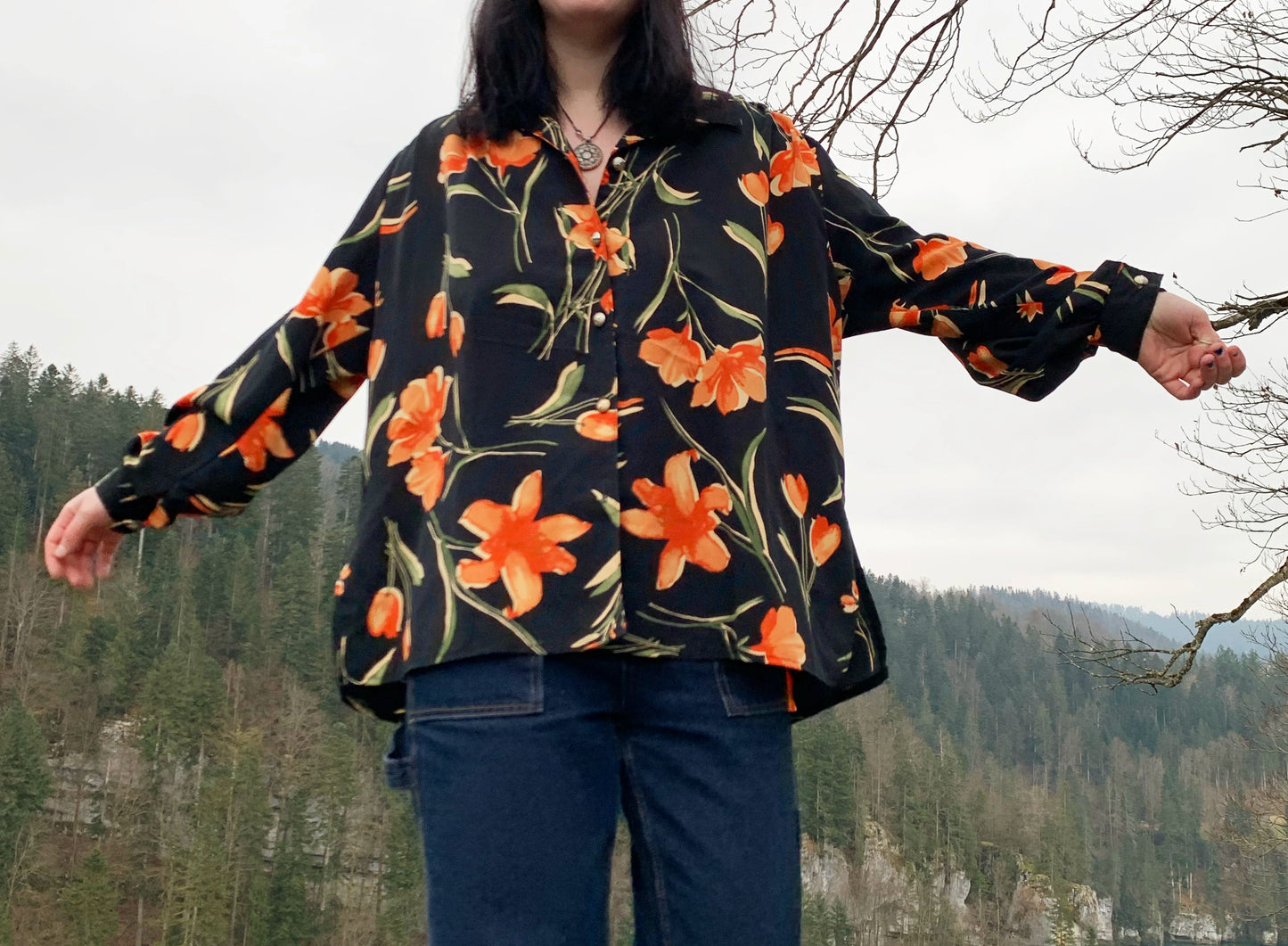 Chemise fleurie à manches longues T.XL