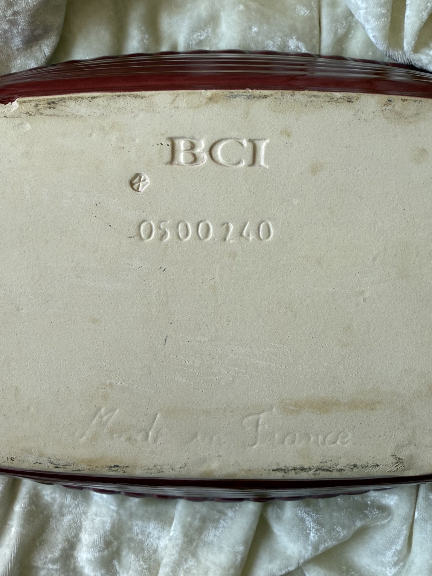 Plat à four en céramique torsadé sur les côtés BCI France