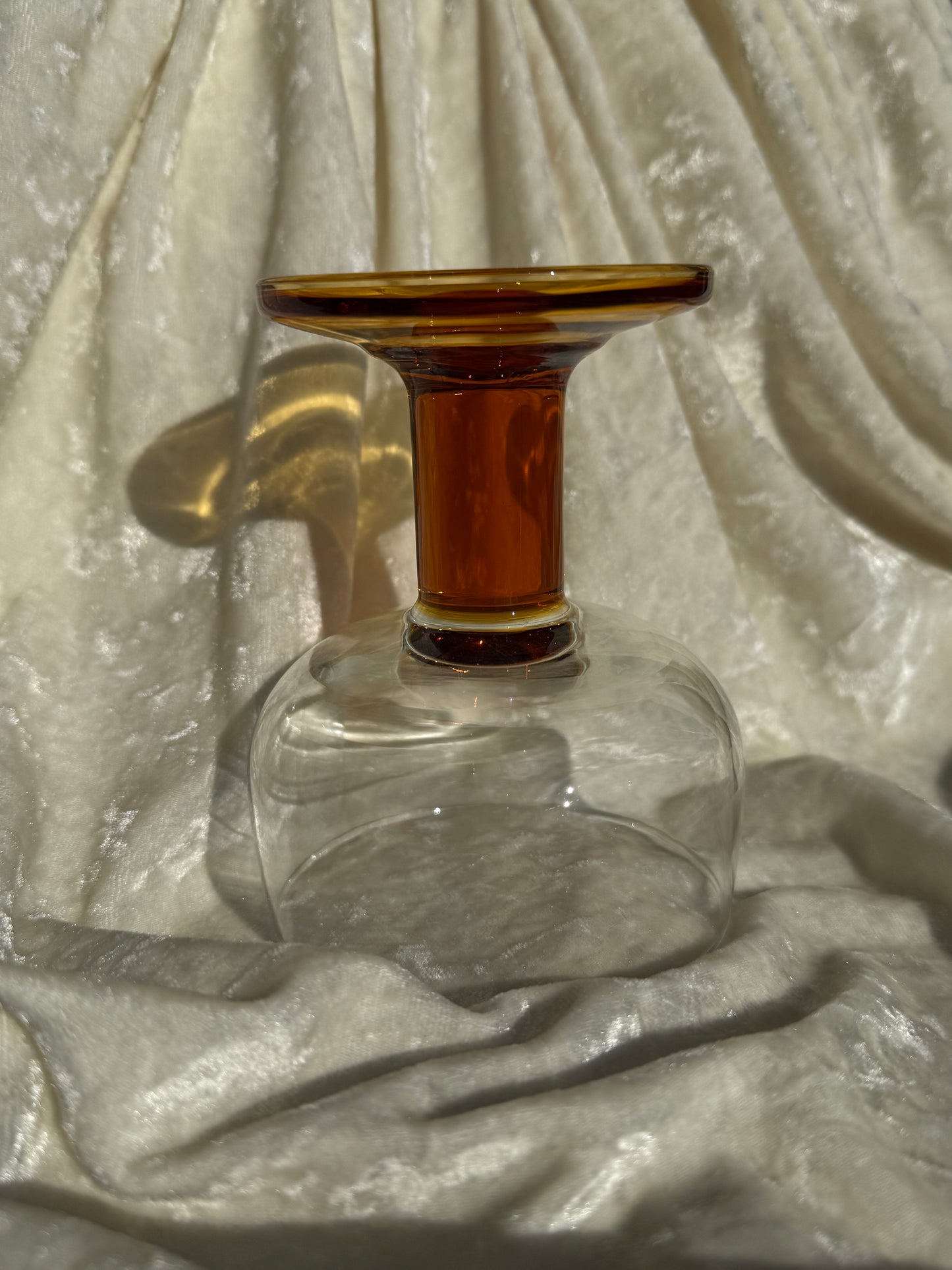 Trois verres à pieds larges vintage France
