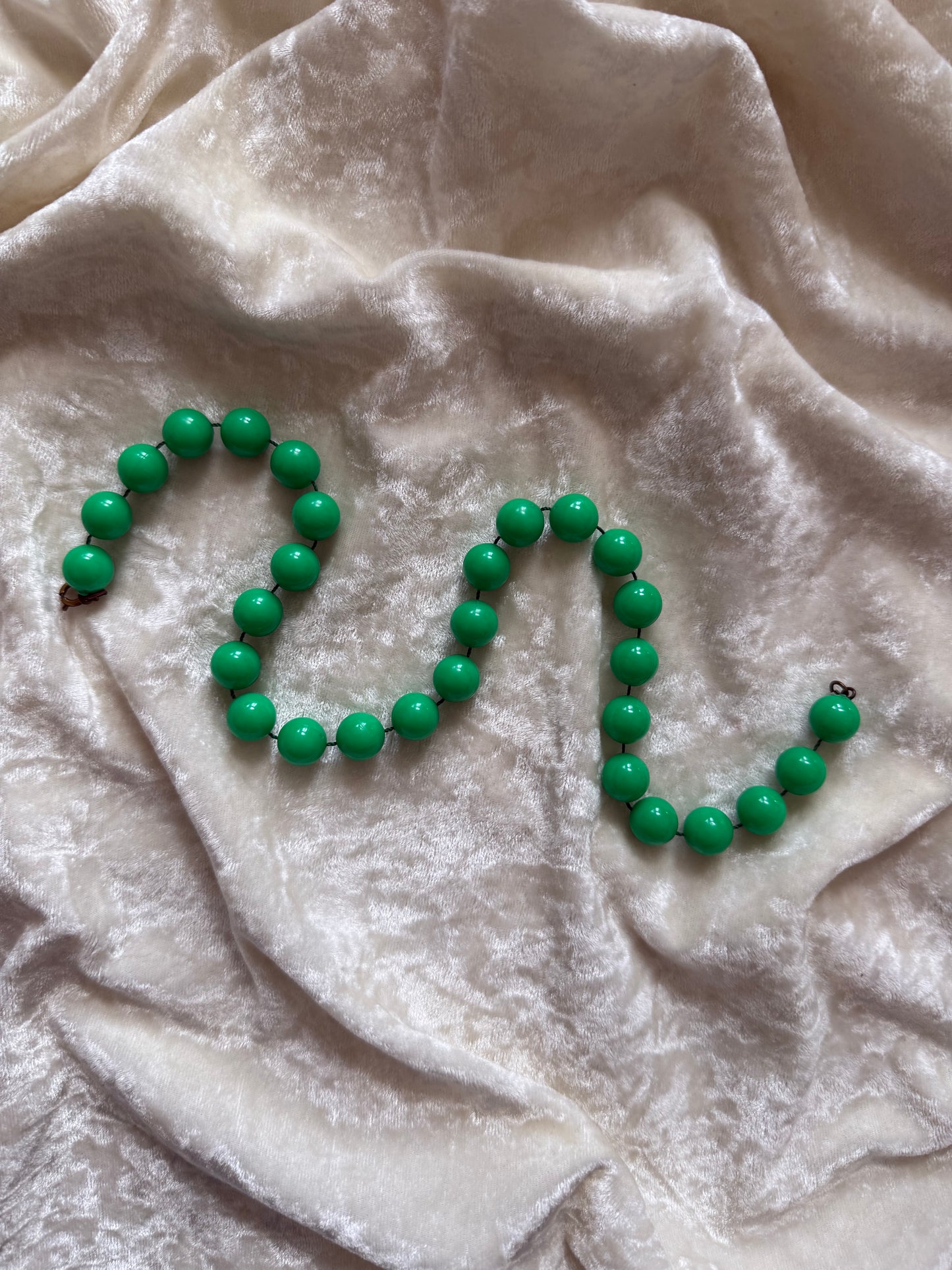 Collier vintage à perles vertes