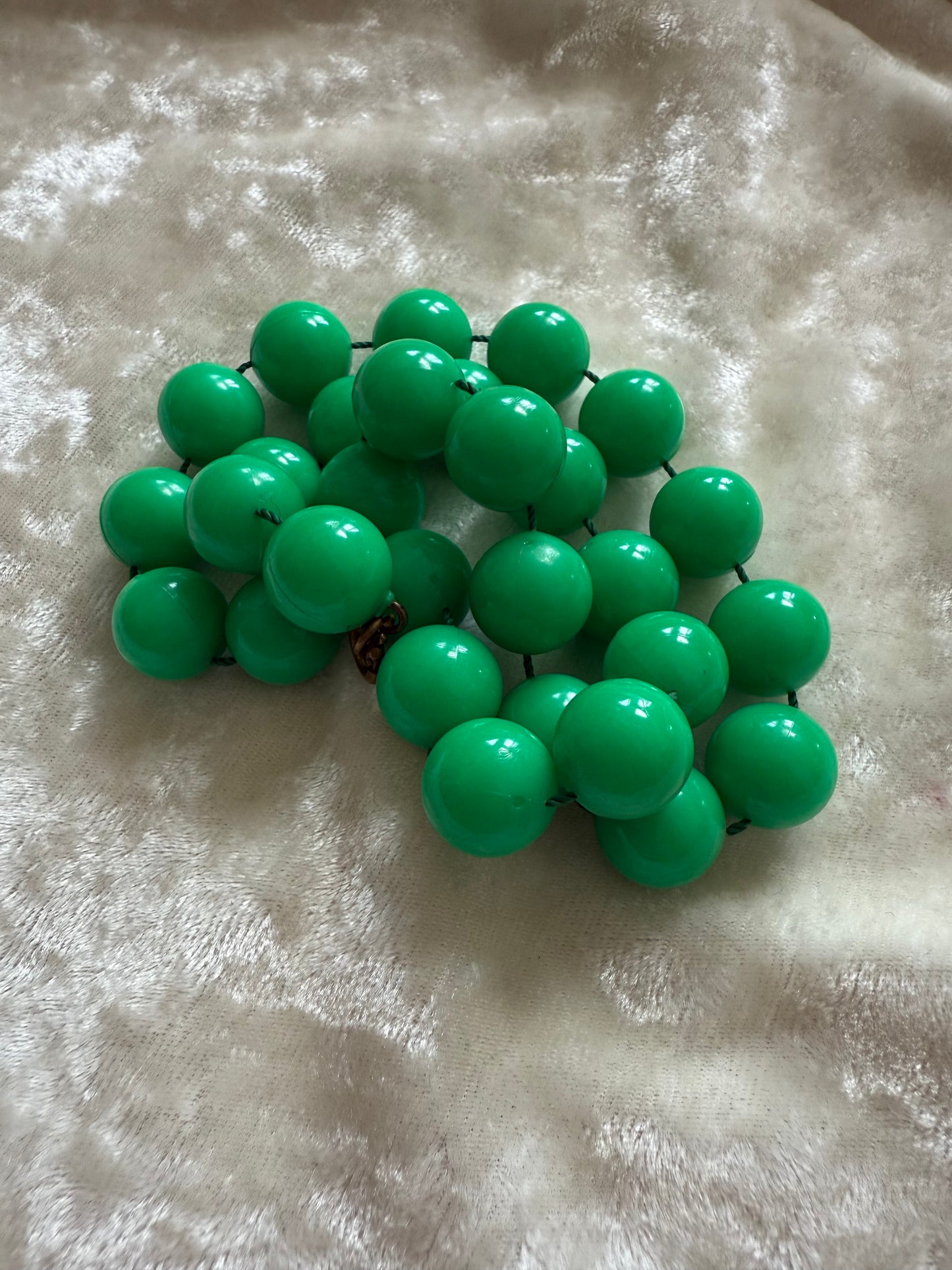 Collier vintage à perles vertes