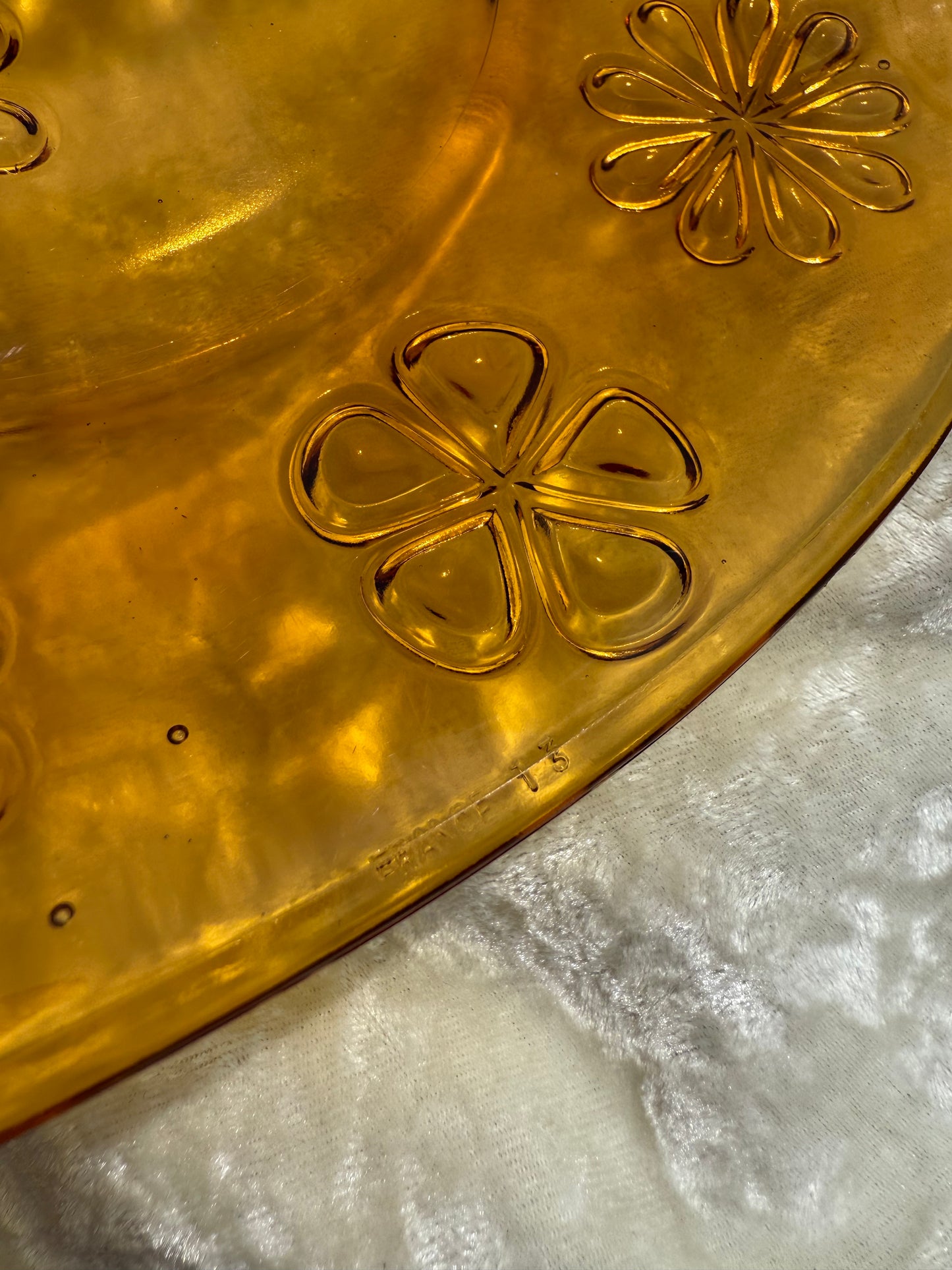 Plateau Vereco Daisy Flower en verre ambré 70s