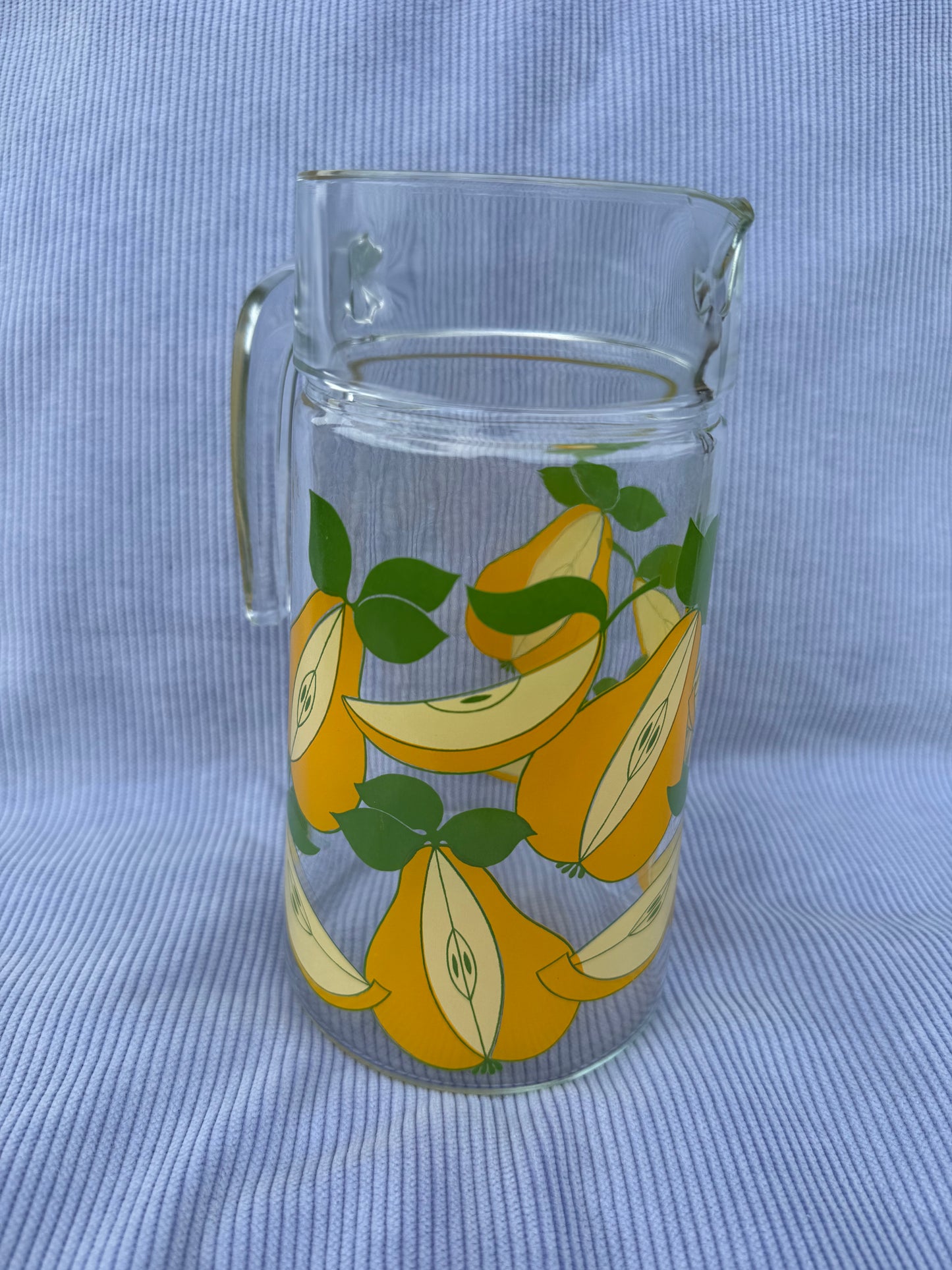 Carafe vintage en verre motif poires