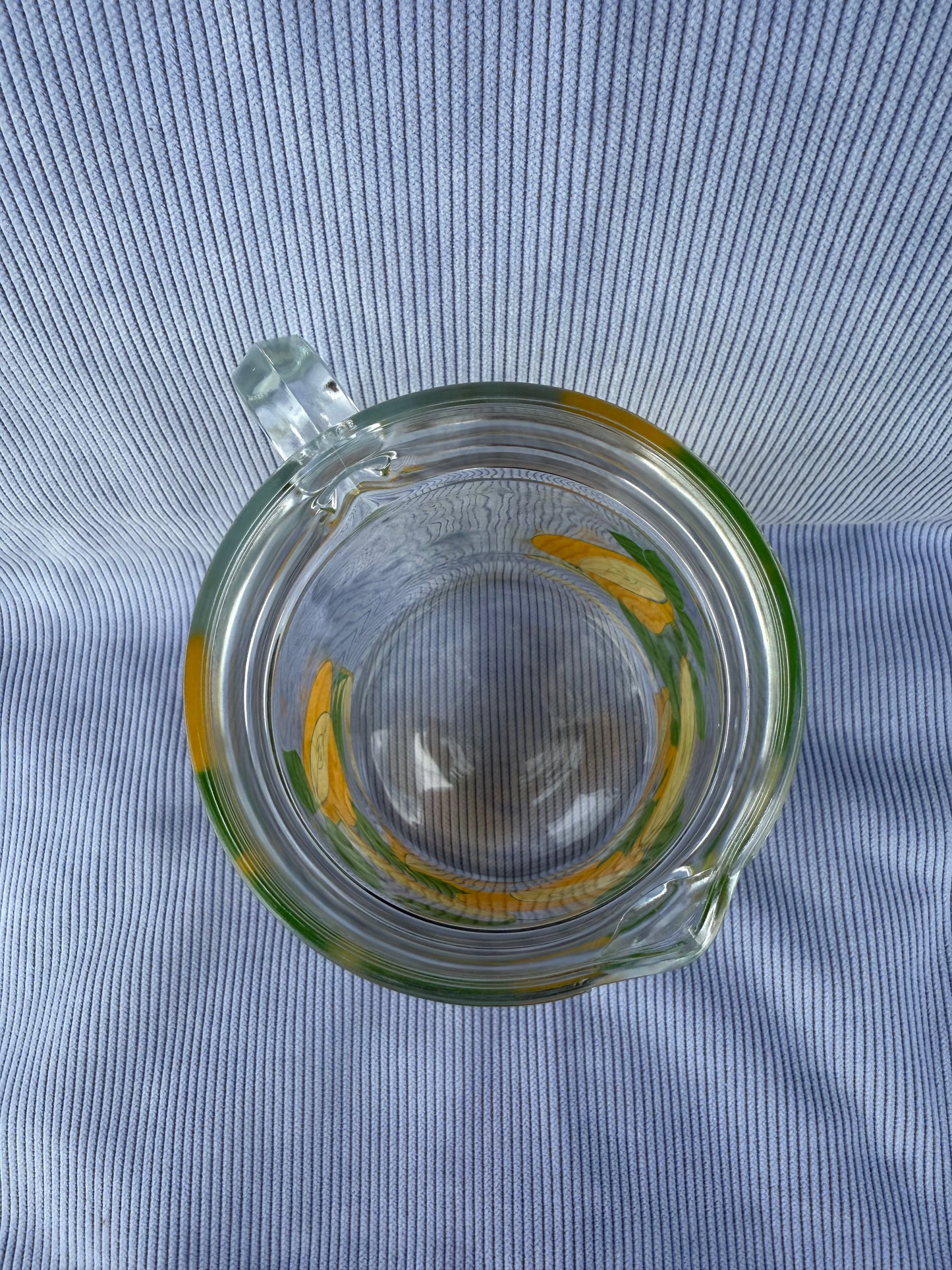Carafe vintage en verre motif poires