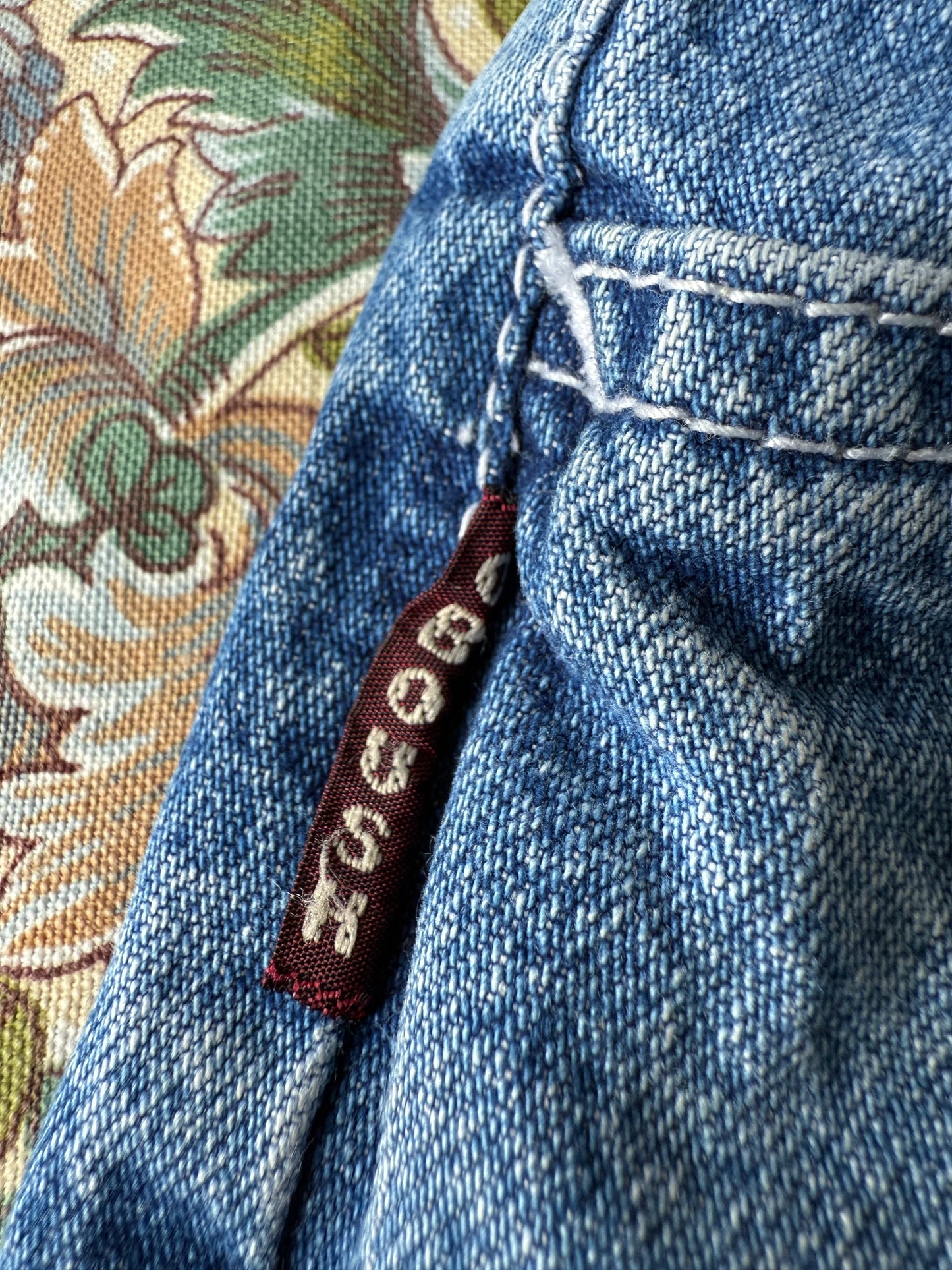 Short en jeans avec broderie Oboush T.4 ans