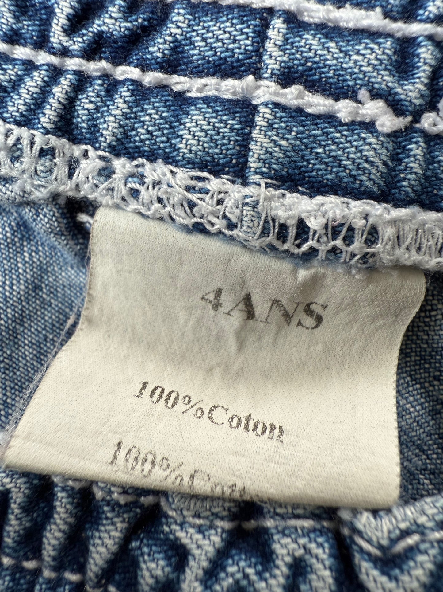 Short en jeans avec broderie Oboush T.4 ans