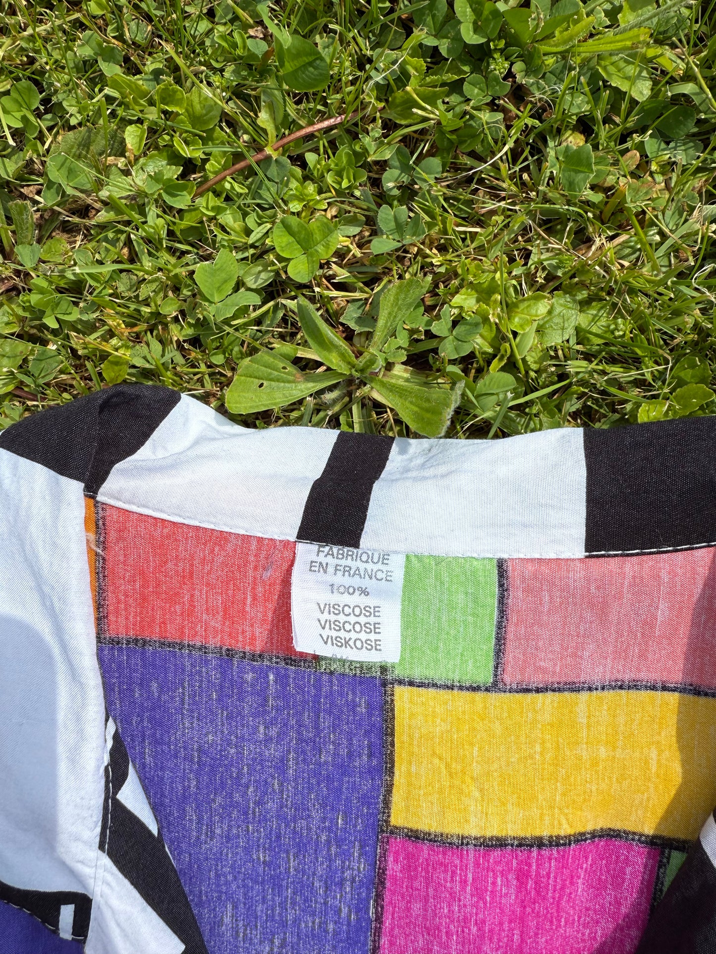 Chemise à manches courtes motifs géométriques colorés T.M-L-XL