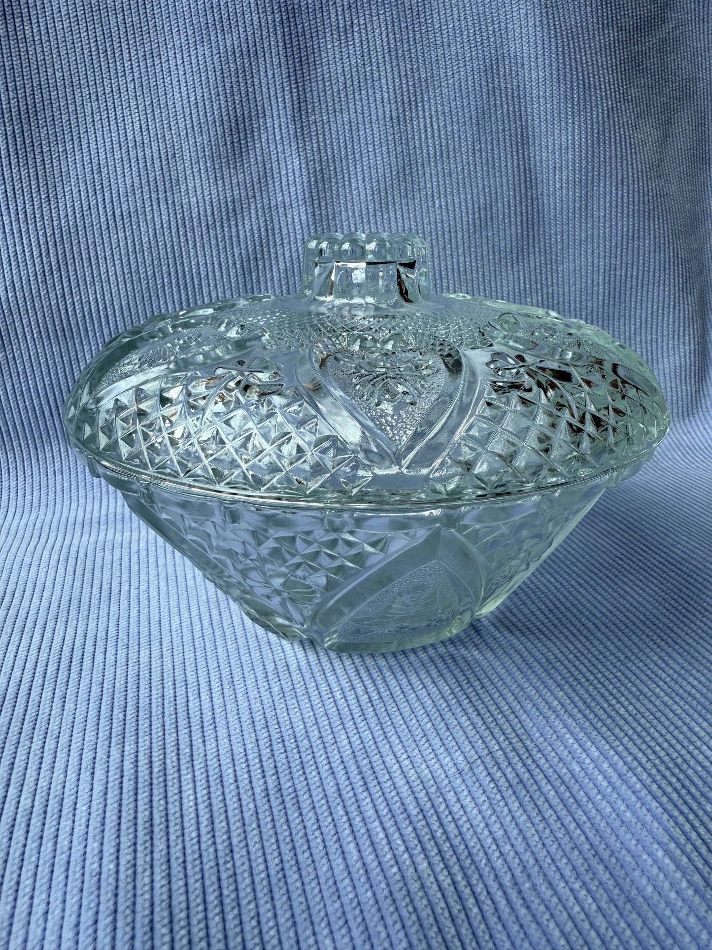Bonbonnière ronde vintage coeurs & roses en verre Firna Indonesia