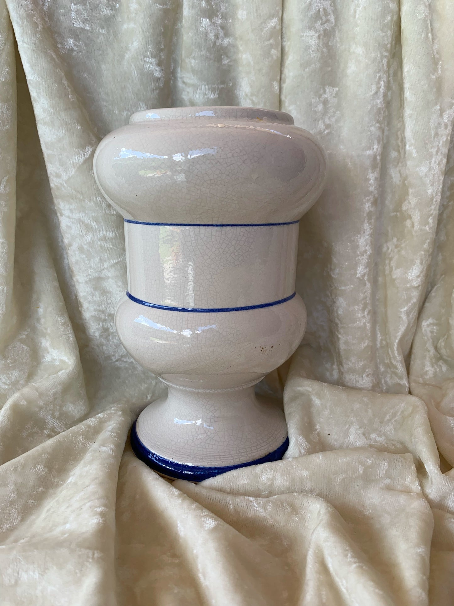 Vase fleuri en céramique