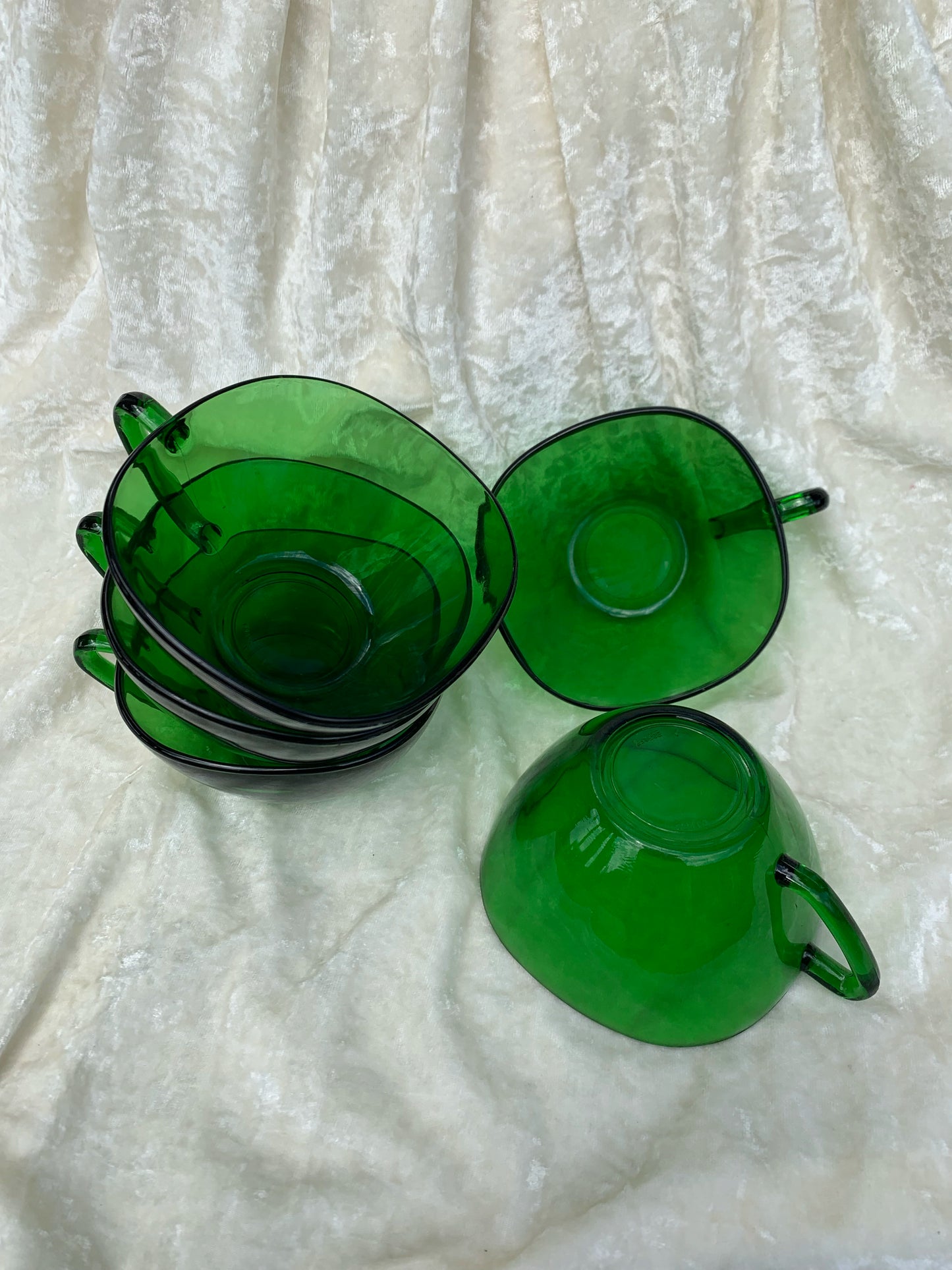 Cinq tasses Vereco 70's