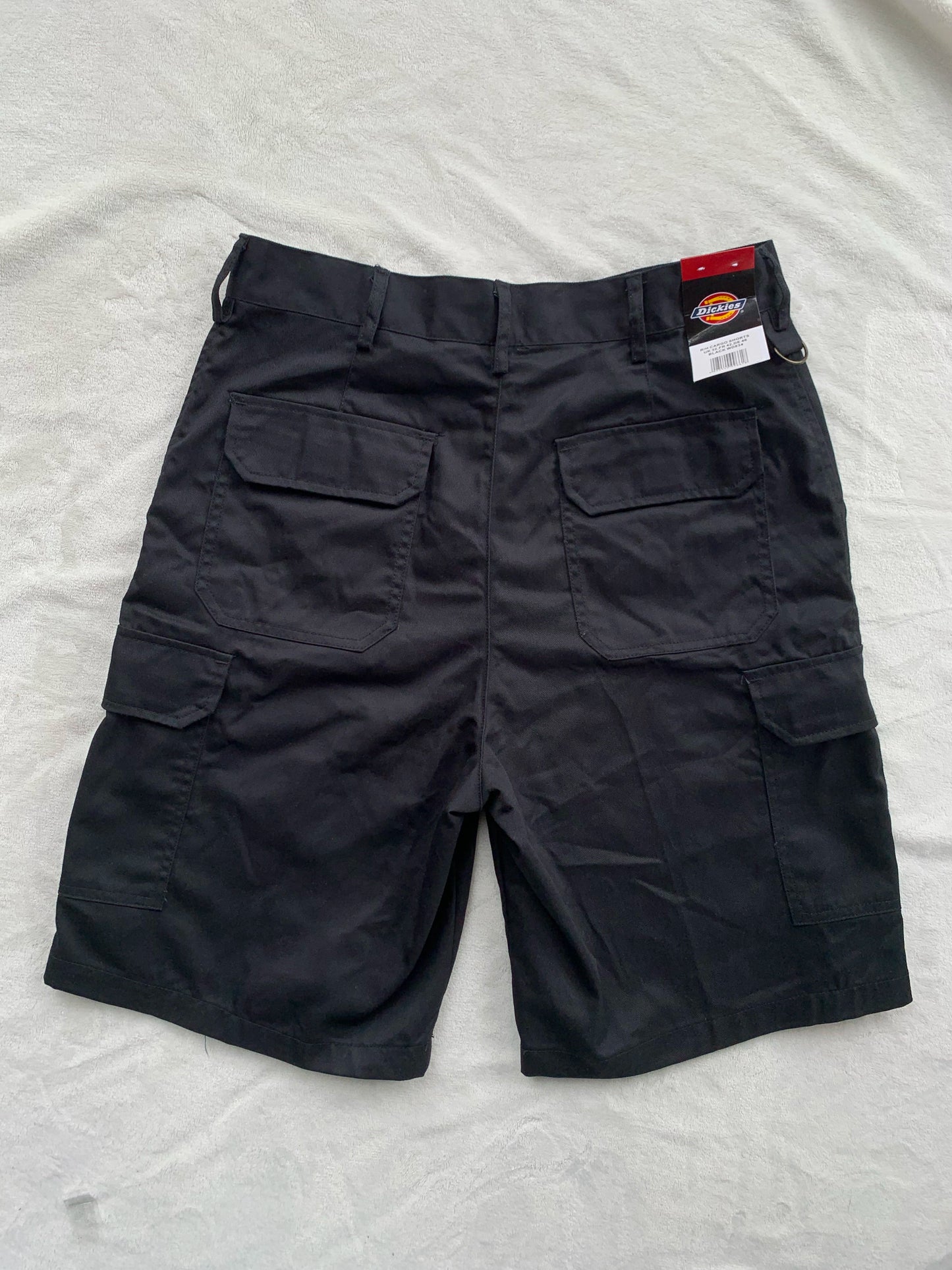 Short noir Dickies neuf T.42