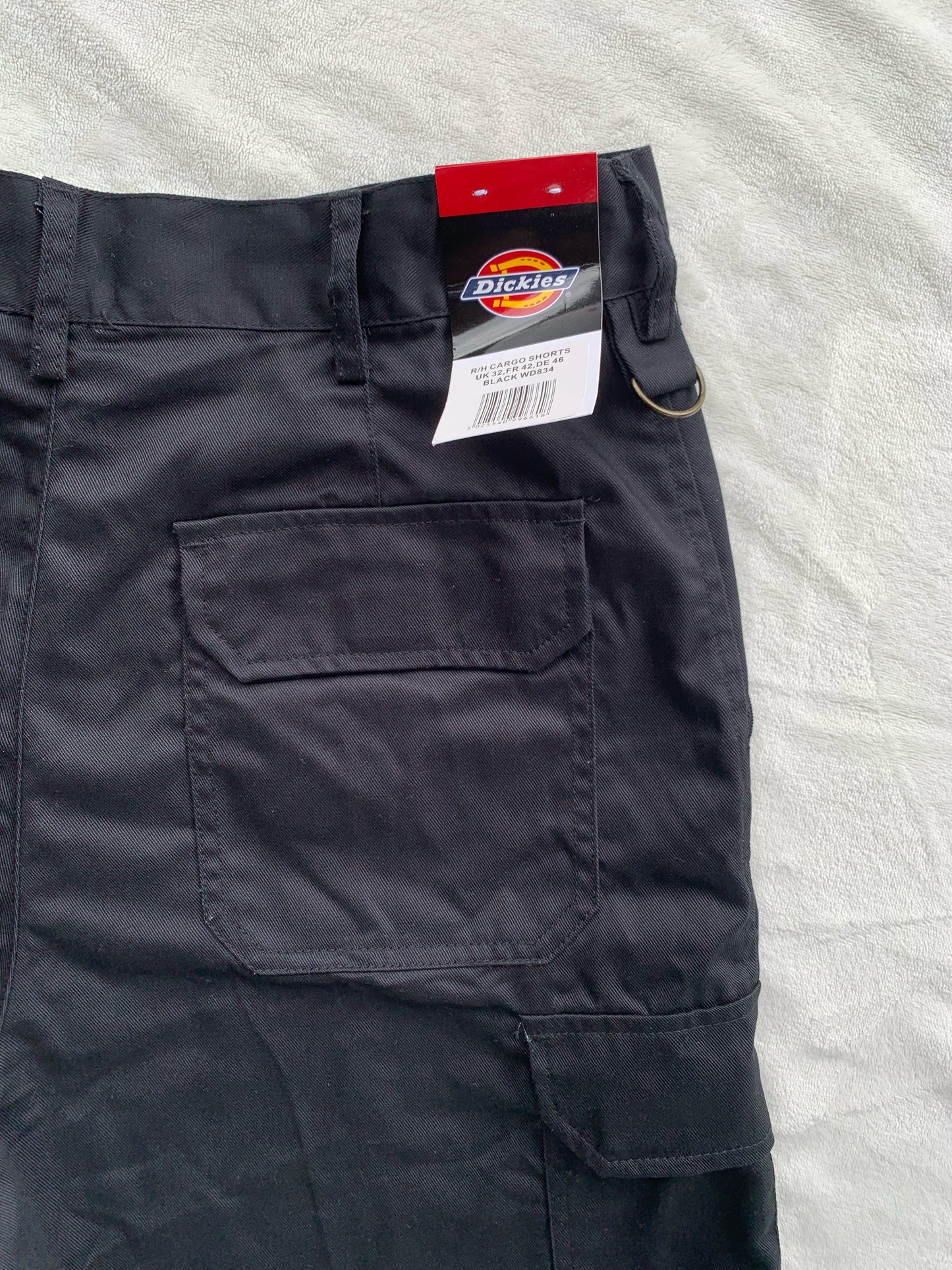 Short noir Dickies neuf T.42