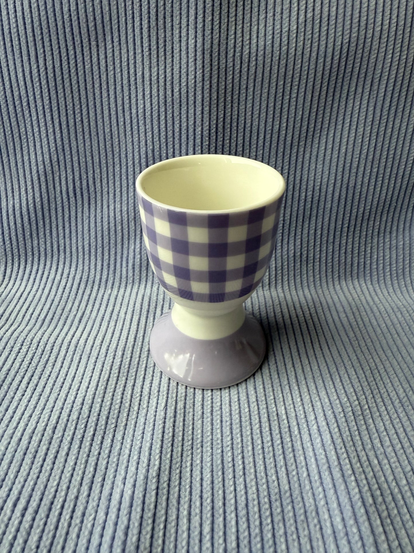 Quatre coquetiers en céramique motif vichy