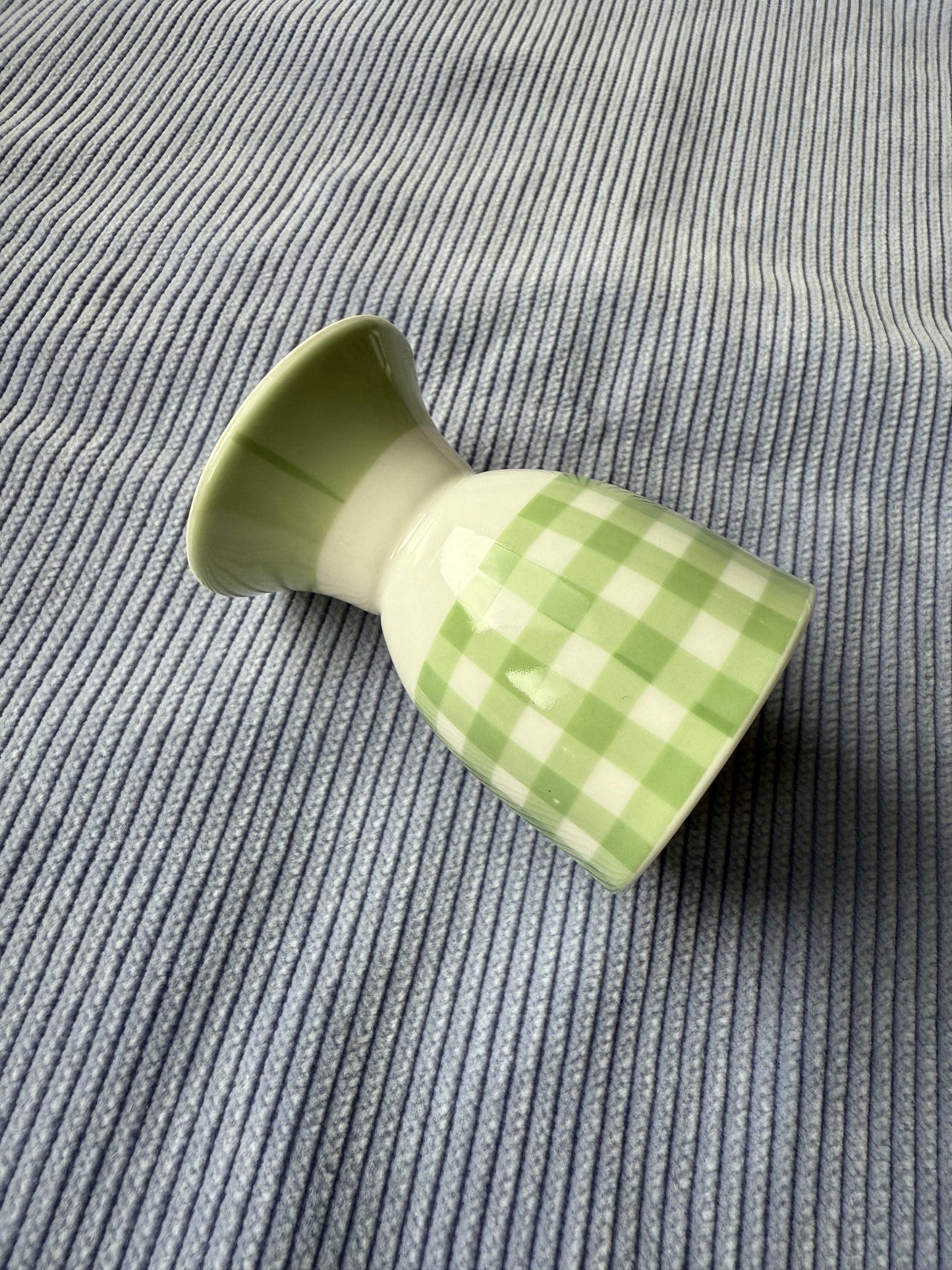 Quatre coquetiers en céramique motif vichy