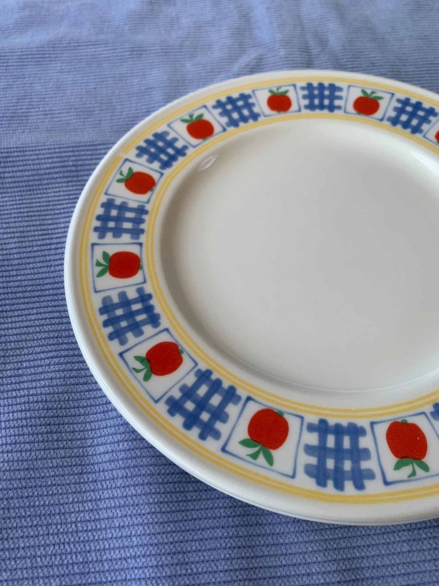Deux assiettes pommes vintage