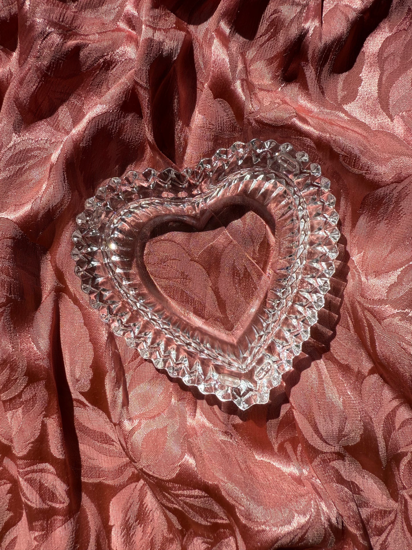 Petit cendrier / vide poche en verre en forme de coeur
