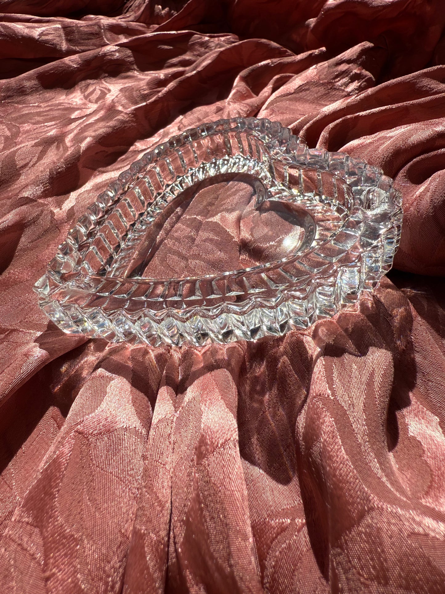 Petit cendrier / vide poche en verre en forme de coeur