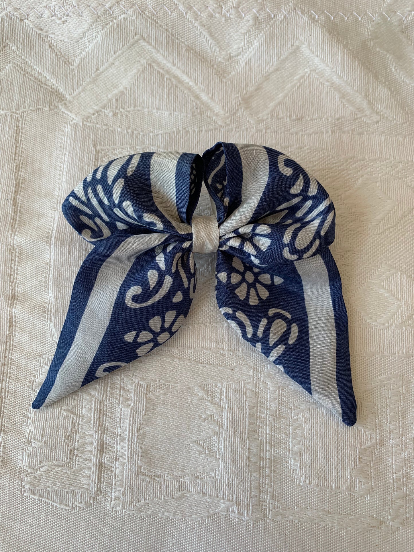 Petit noeud cheveux foulard upcyclé