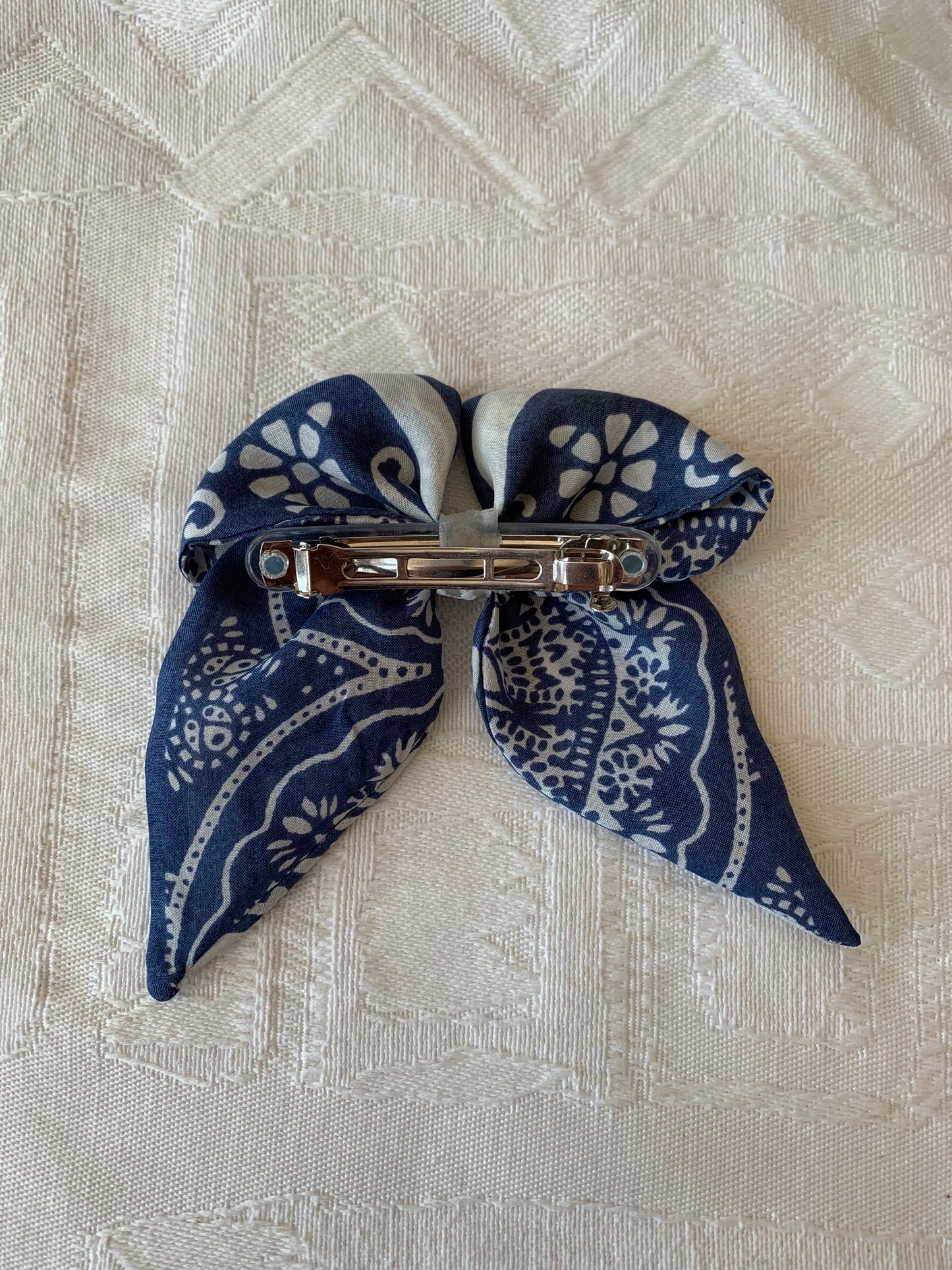 Petit noeud cheveux foulard upcyclé