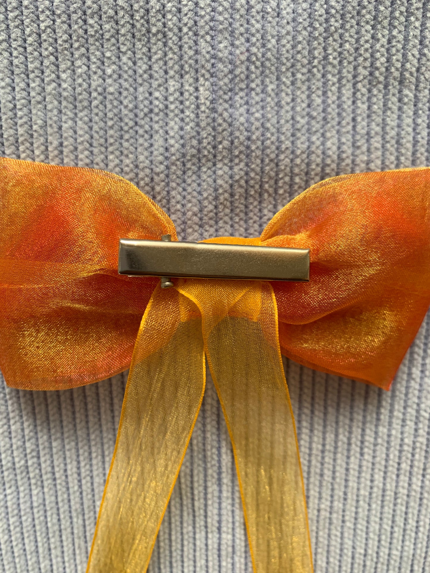Noeud cheveux orange organza