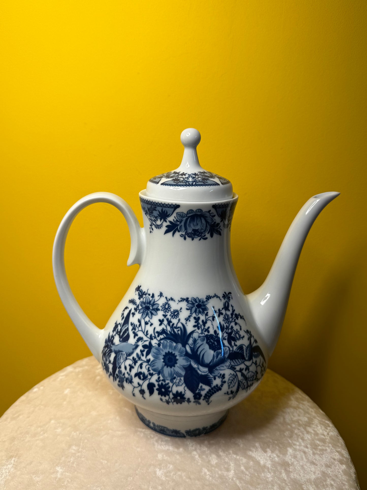 Théière en porcelaine ancienne motif bleu fleuri Kahla Made in Germany