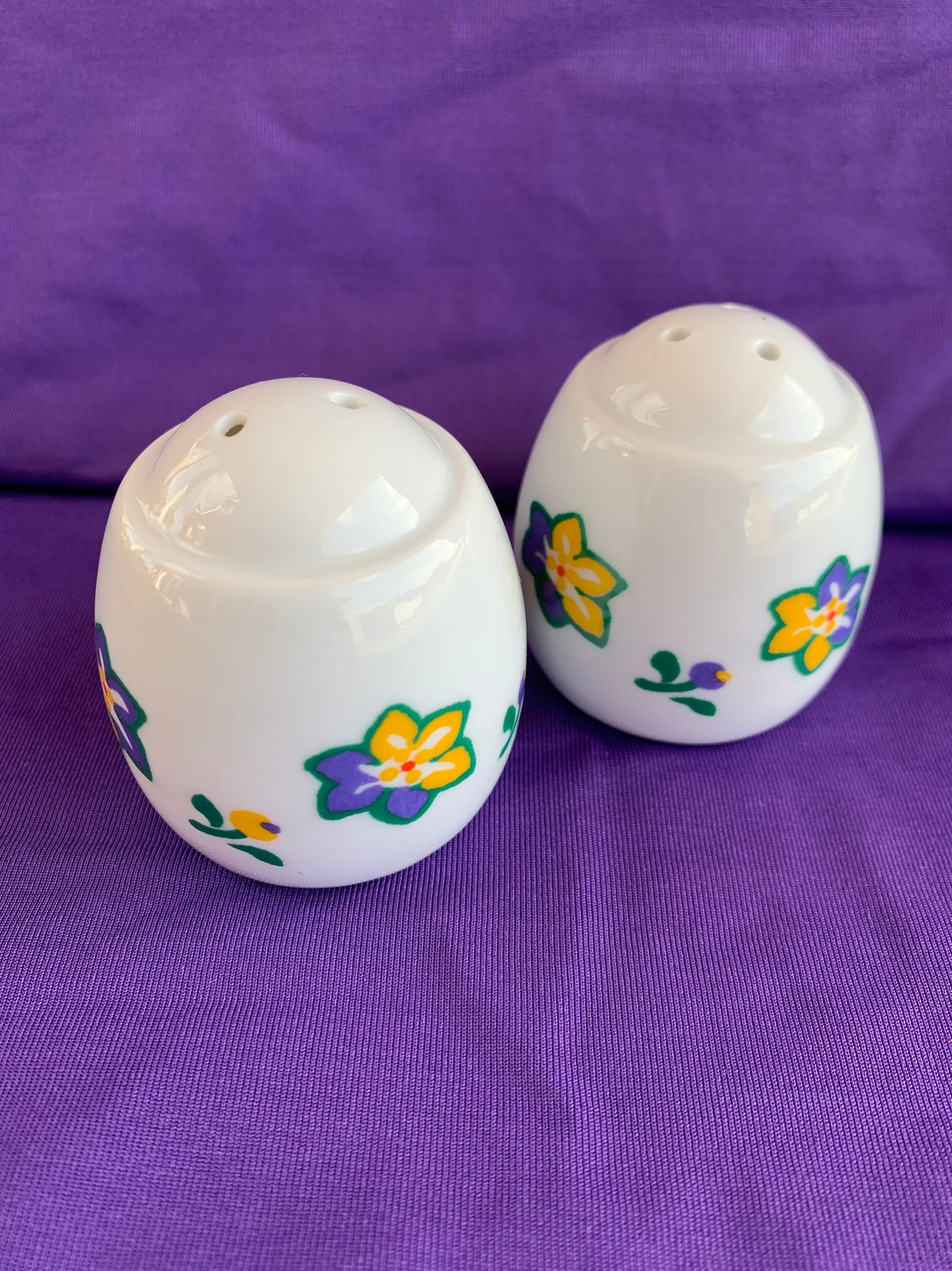 Salière & poivrière en porcelaine Françoise Saget