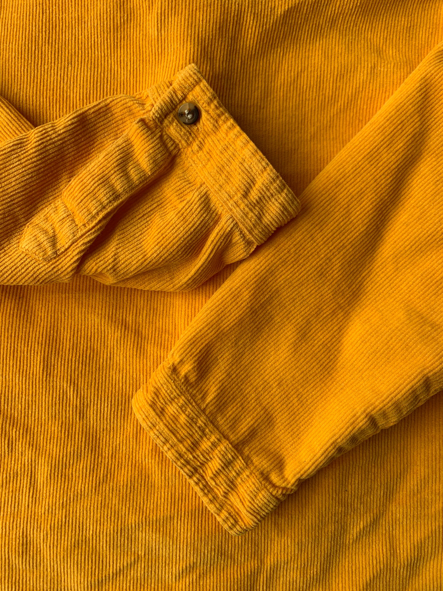 Chemise en velours jaune DPAM T.2 ans