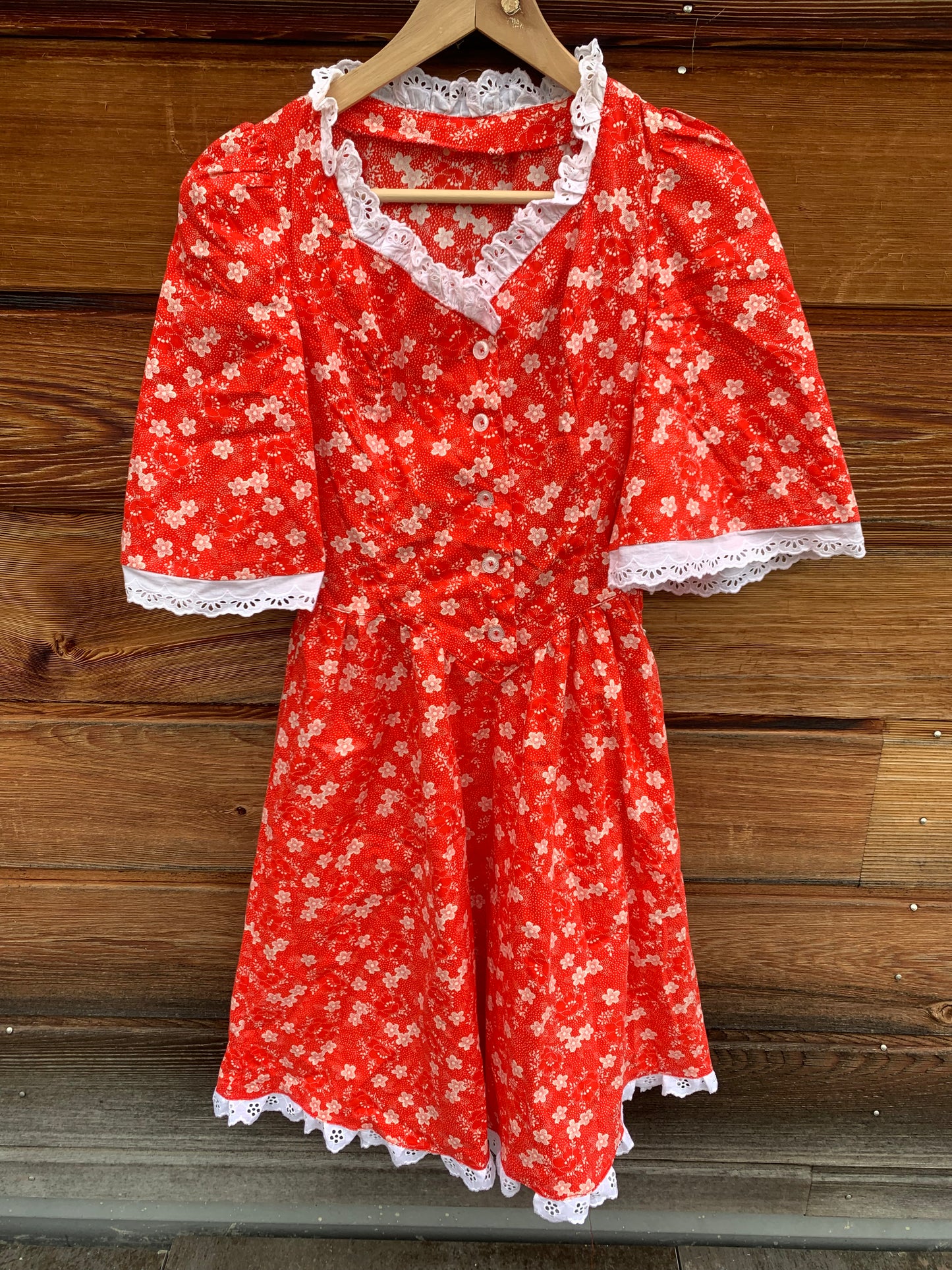 Robe rouge à fleurs blanches vintage T.XS / 12 ans
