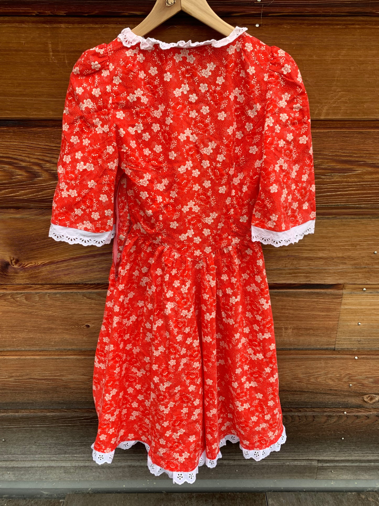 Robe rouge à fleurs blanches vintage T.XS / 12 ans