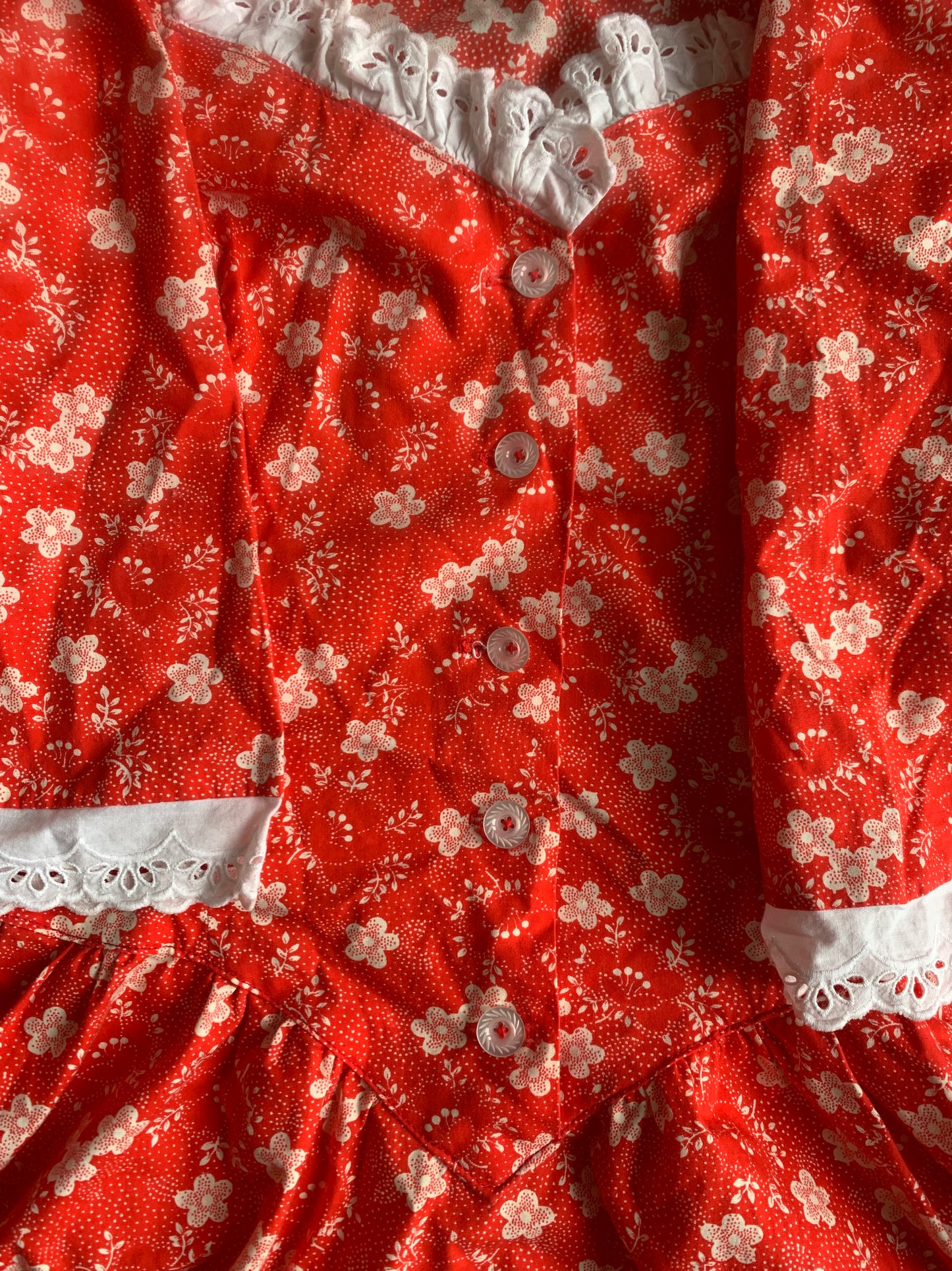 Robe rouge à fleurs blanches vintage T.XS / 12 ans