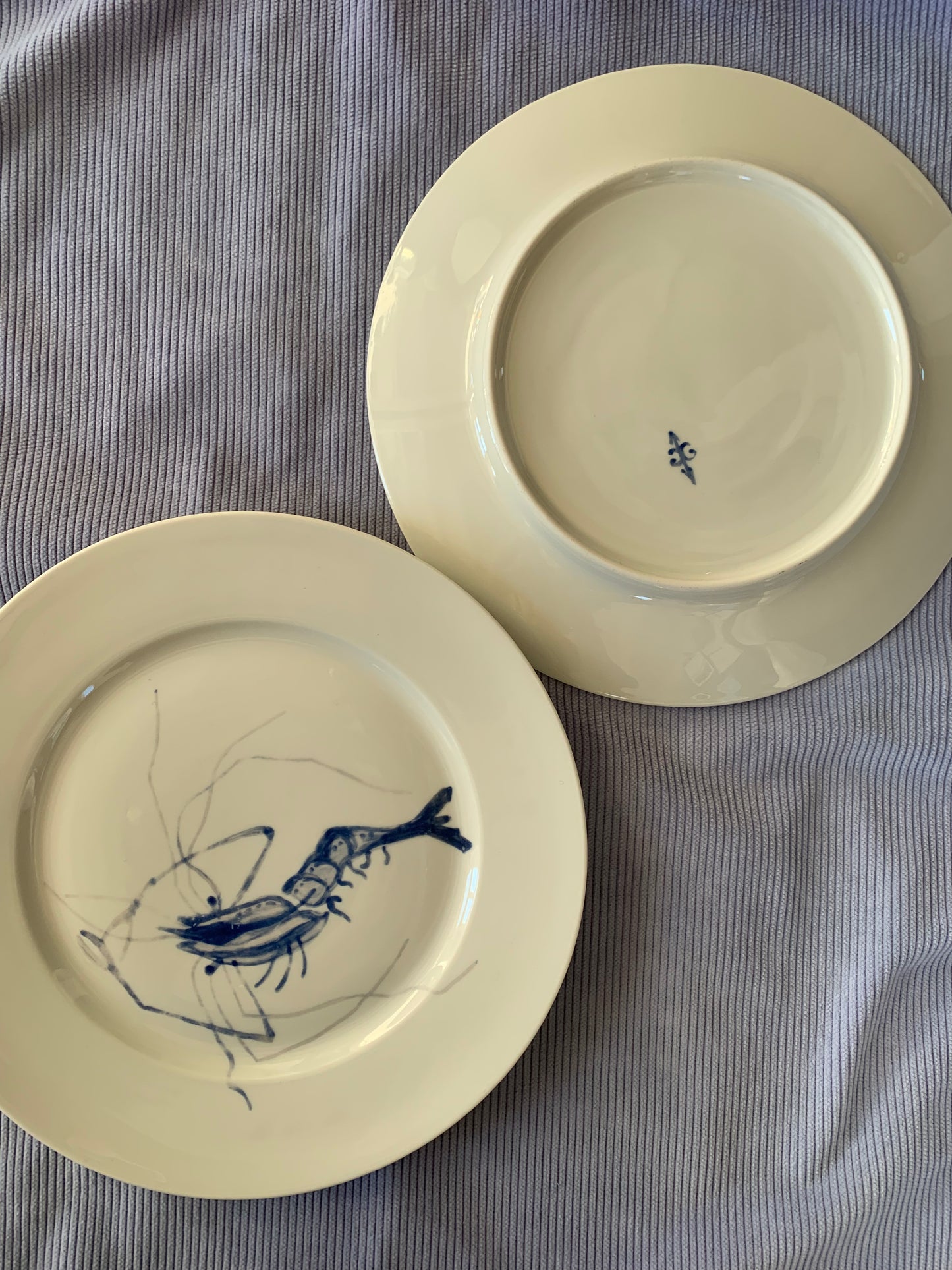 Quatre assiettes crustacés peintes à la main