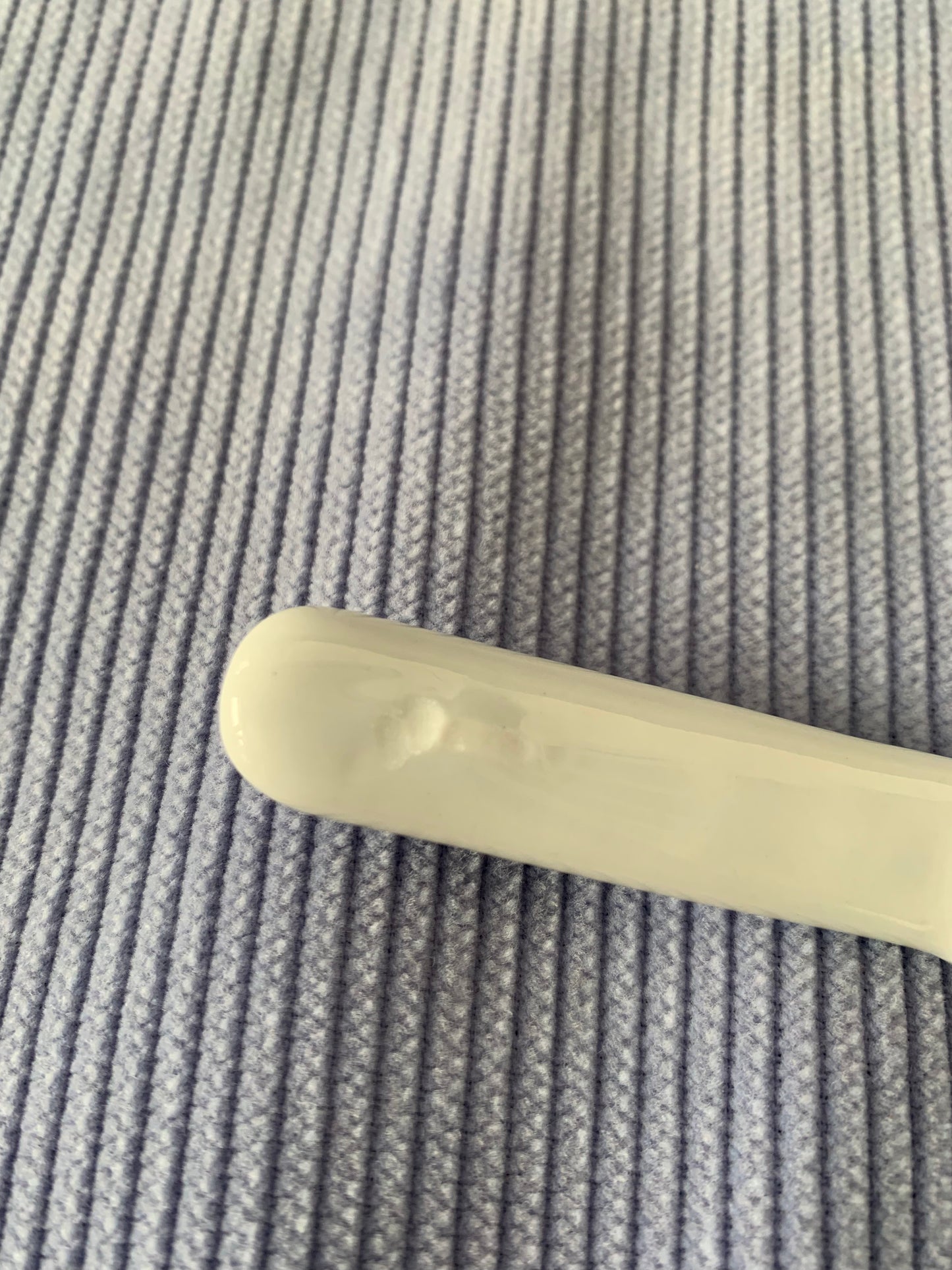 Pelle à tarte vintage en porcelaine