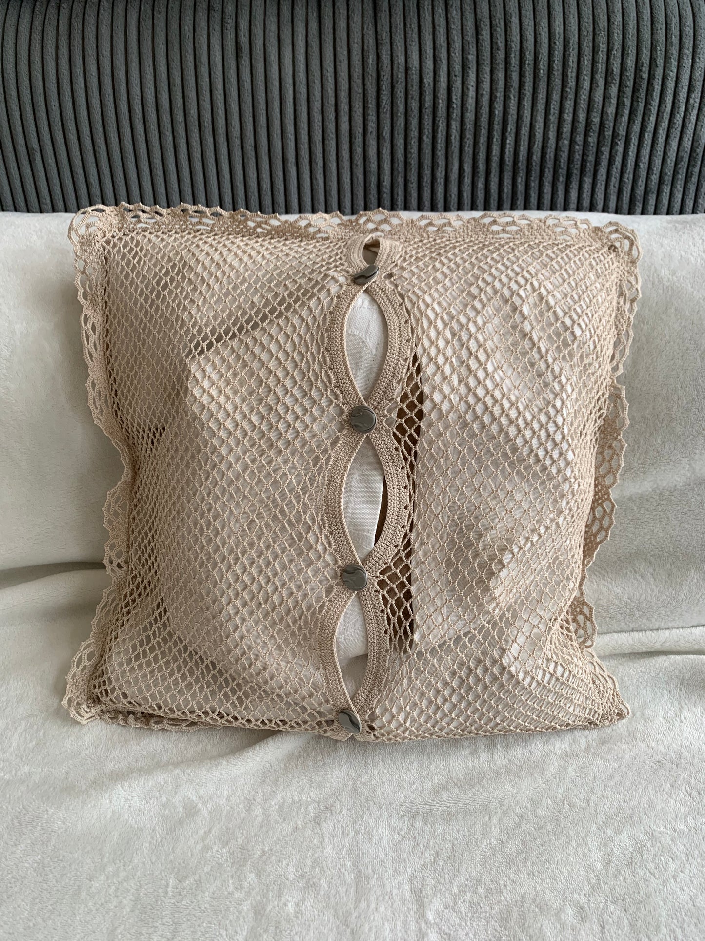 Housse de coussin en crochet