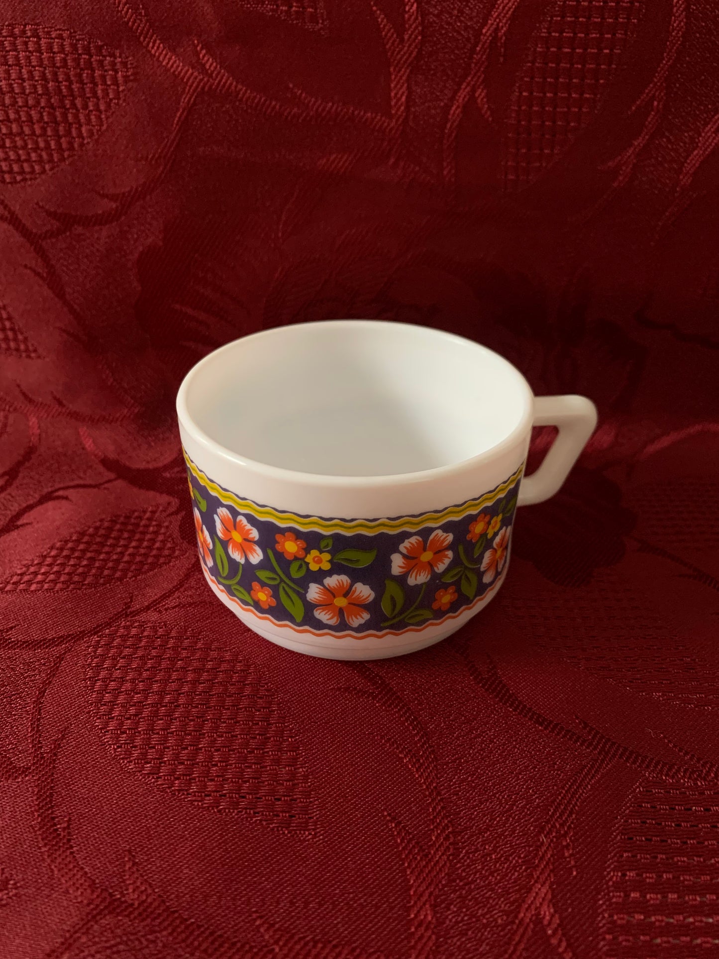 Trois tasses Arcopal France vintage