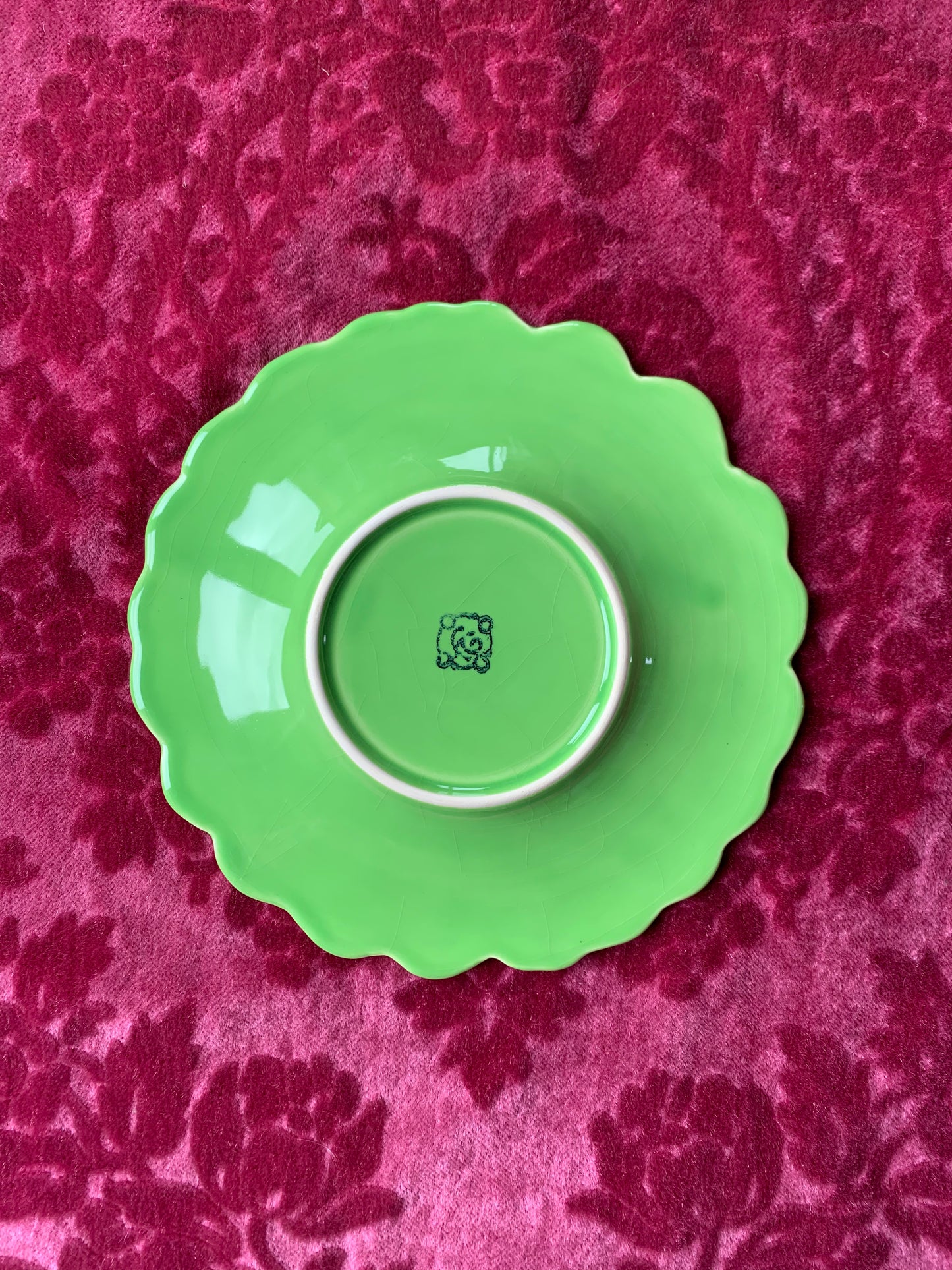 Assiette verte feuilles en céramique