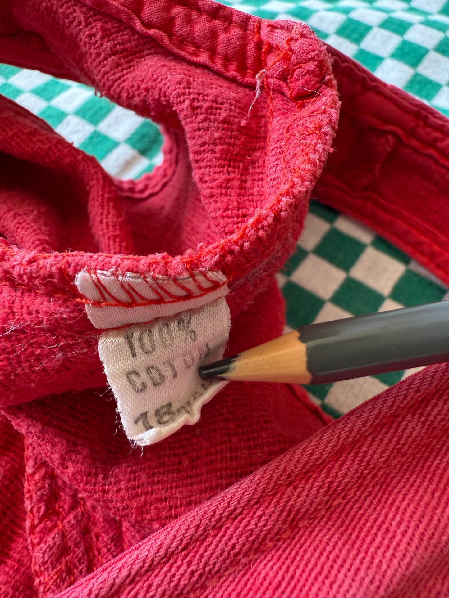 Salopette rouge vintage avec petit clown T.18 mois