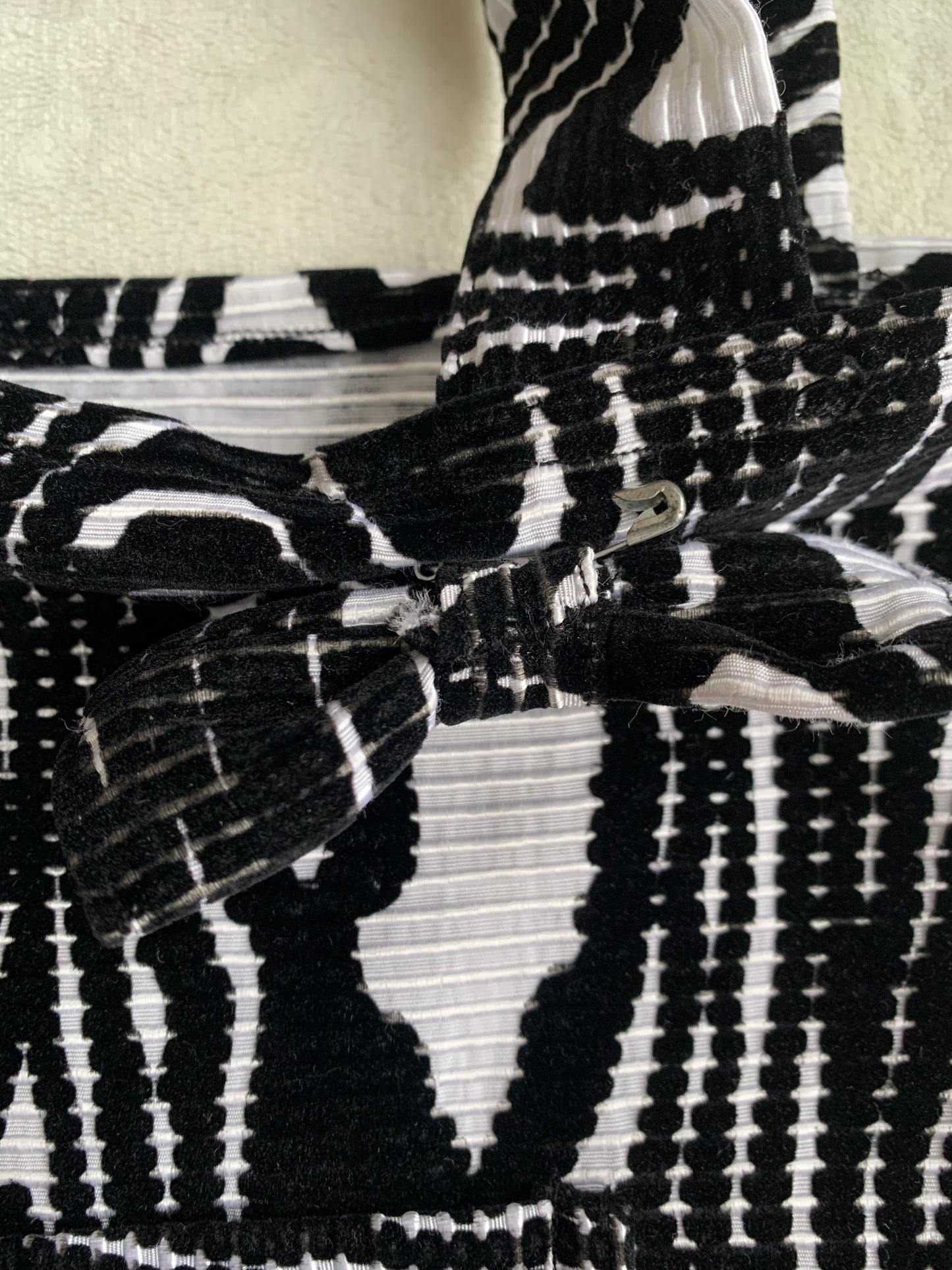 Tote bag noir & blanc abstrait