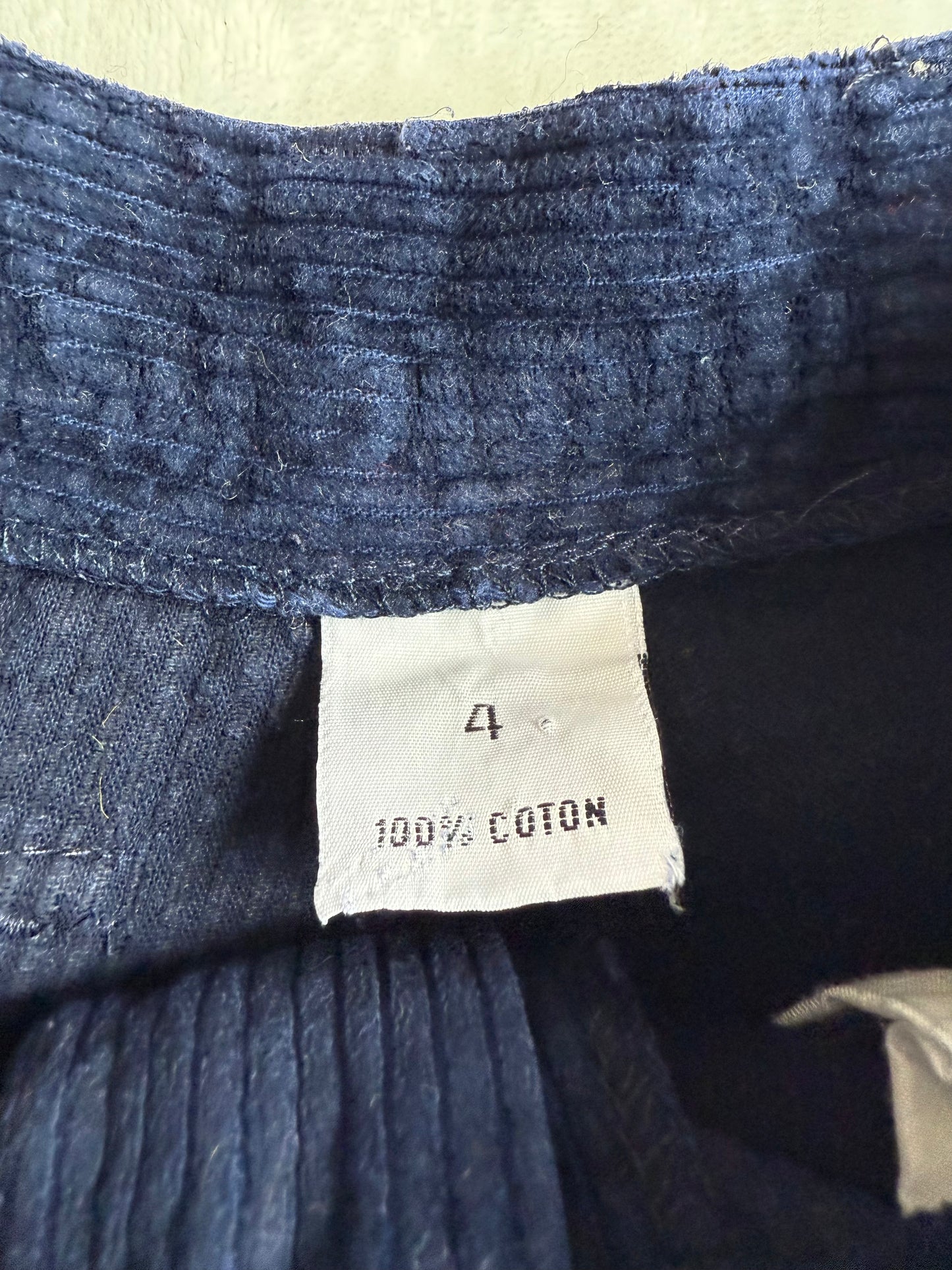 Pantalon bleu foncé en velours côtelé T.4 ans