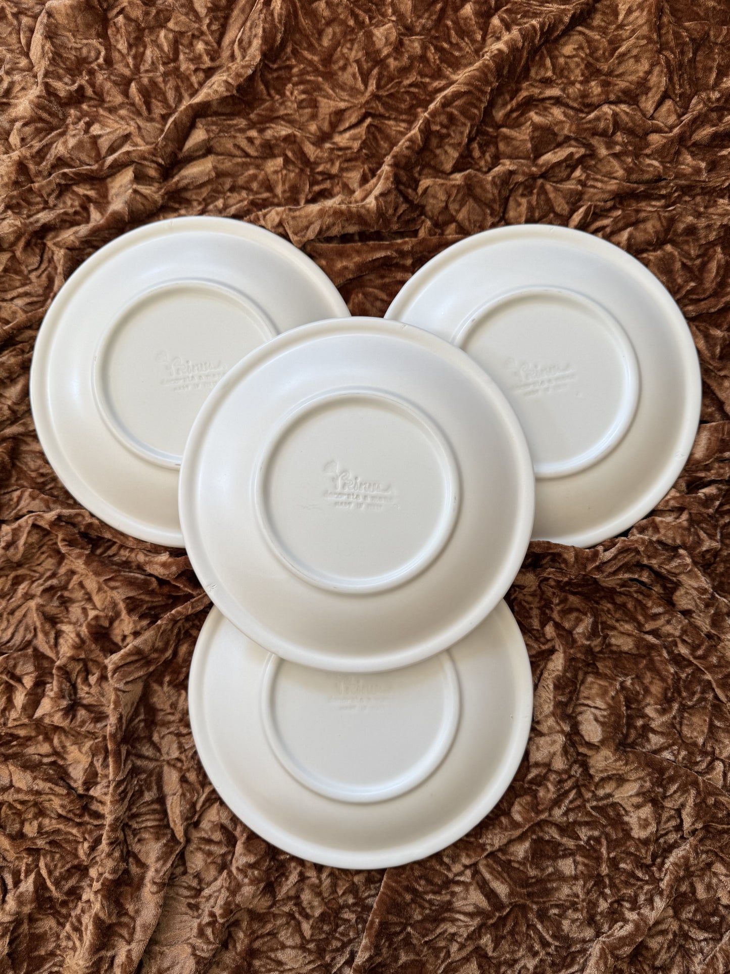 Quatre assiettes en grès Primula made in Italy