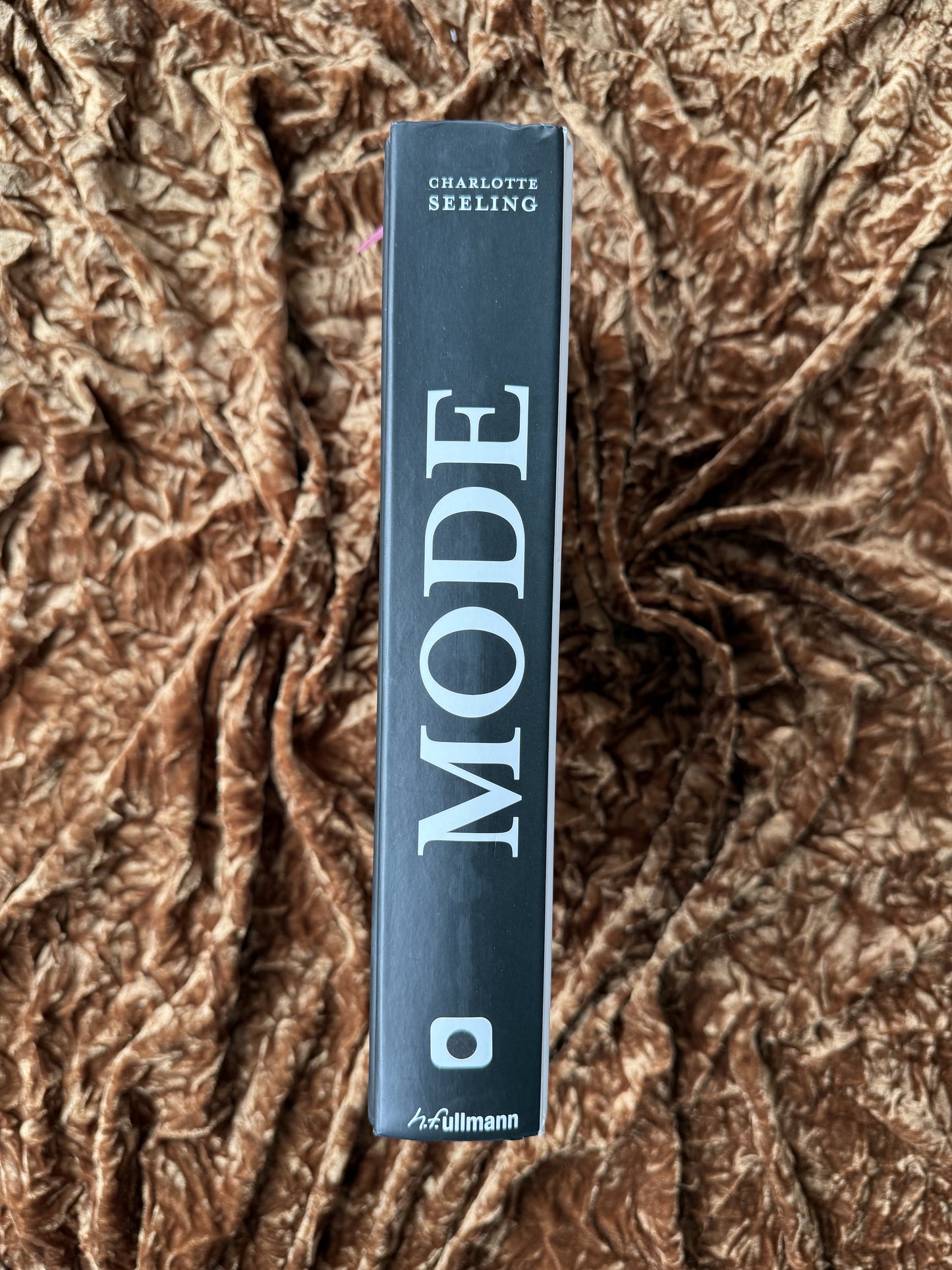 Mode : 150 ans d'histoire, couturiers, stylistes, marques de Charlotte Seeling