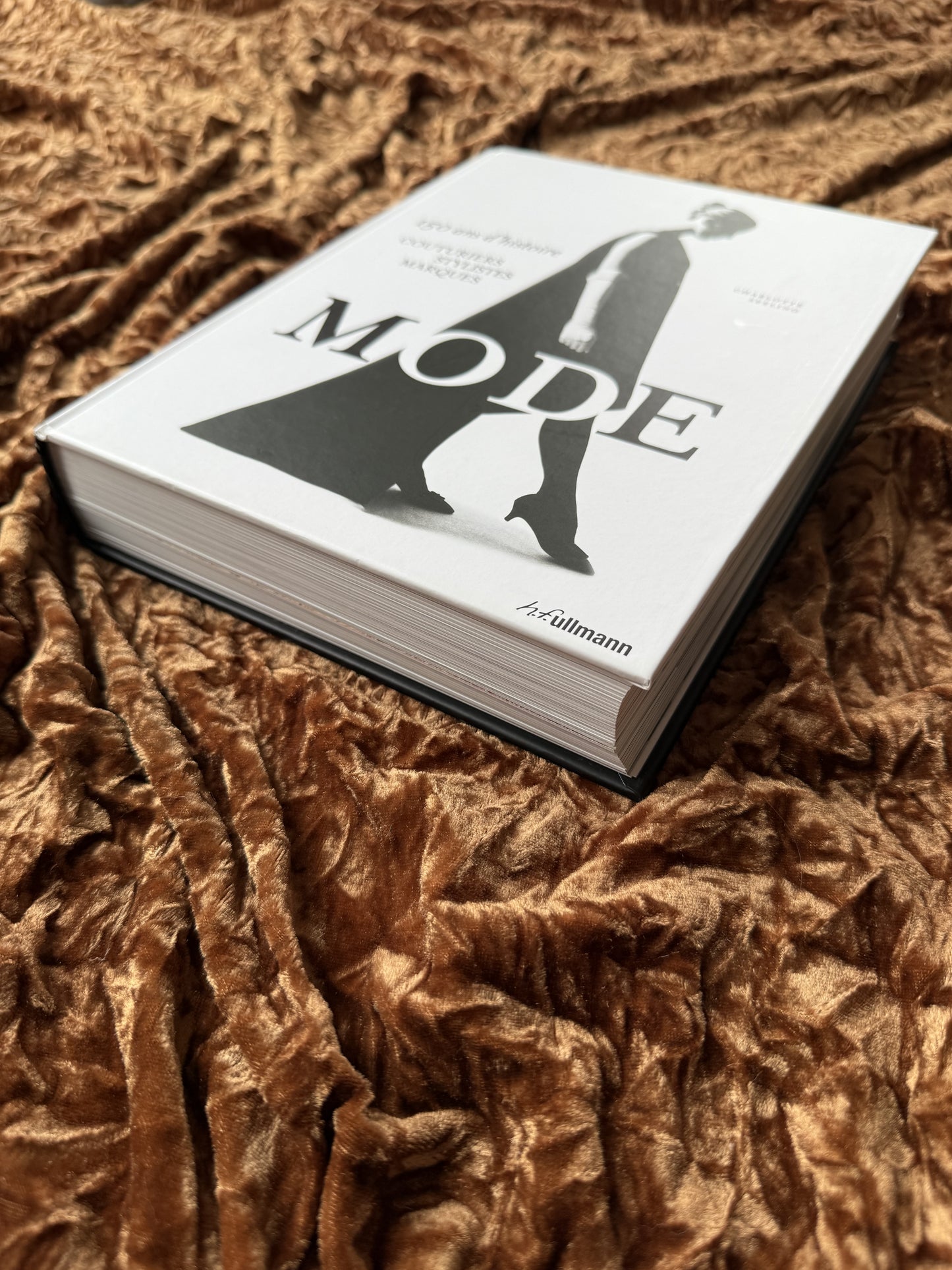 Mode : 150 ans d'histoire, couturiers, stylistes, marques de Charlotte Seeling